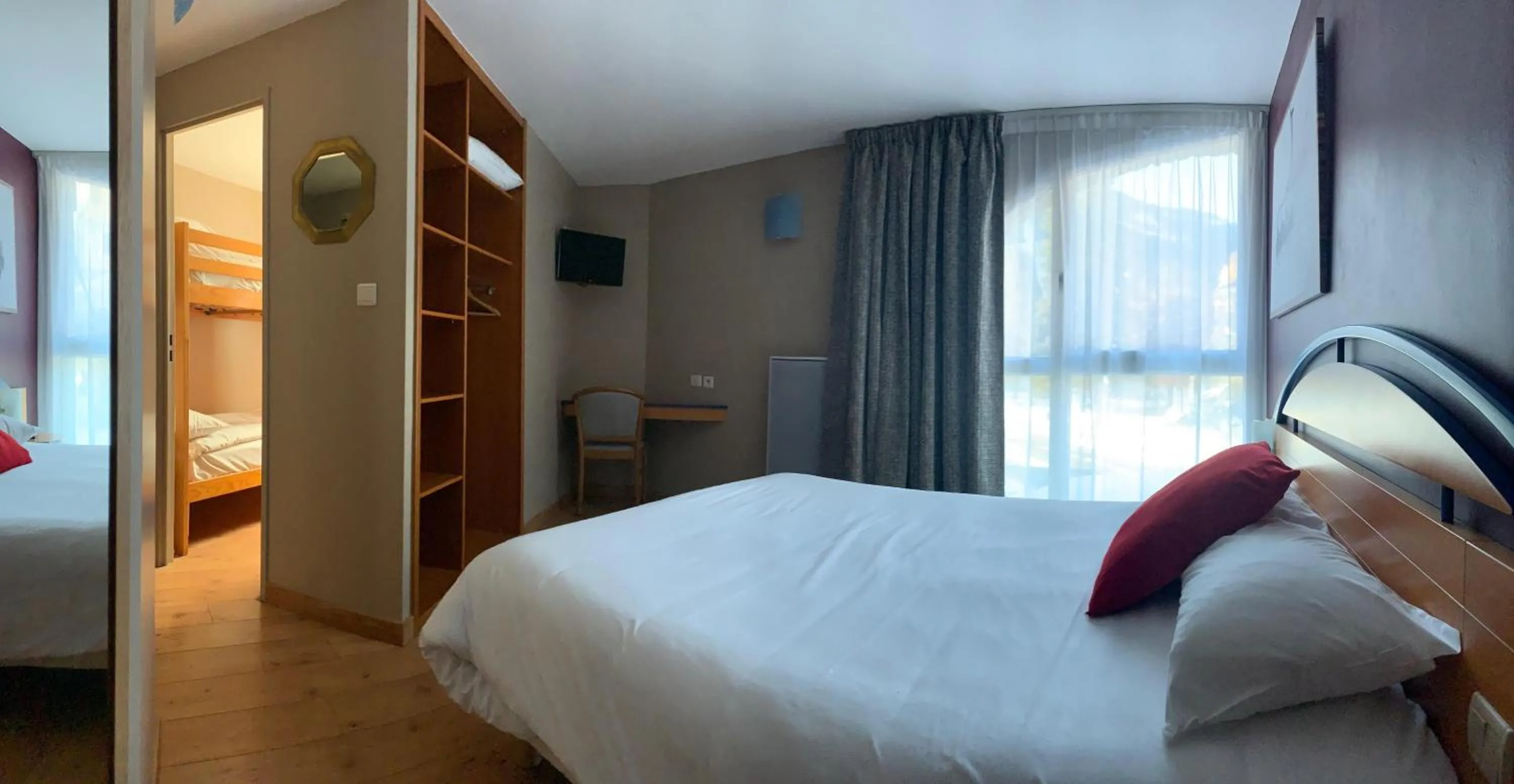 Bedroom, Bed in Hôtel Les Arches