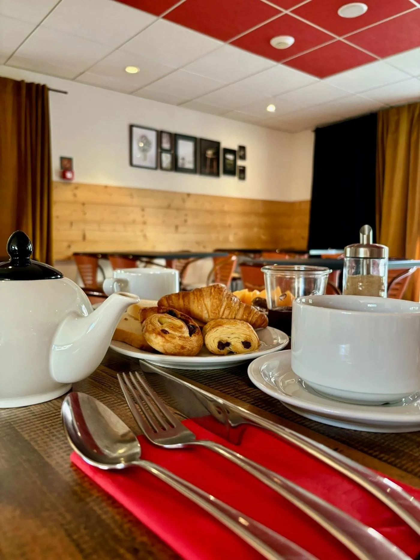 Breakfast in Hôtel Les Arches
