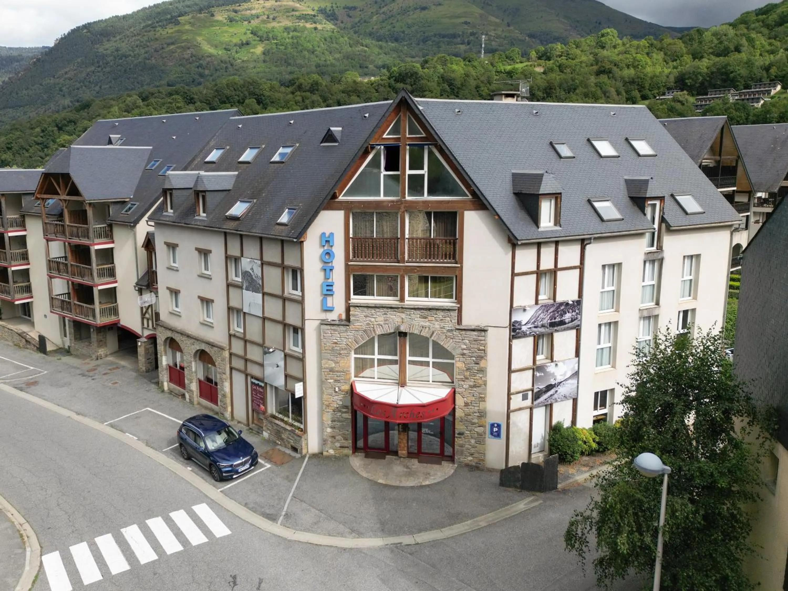 Property building in Hôtel Les Arches