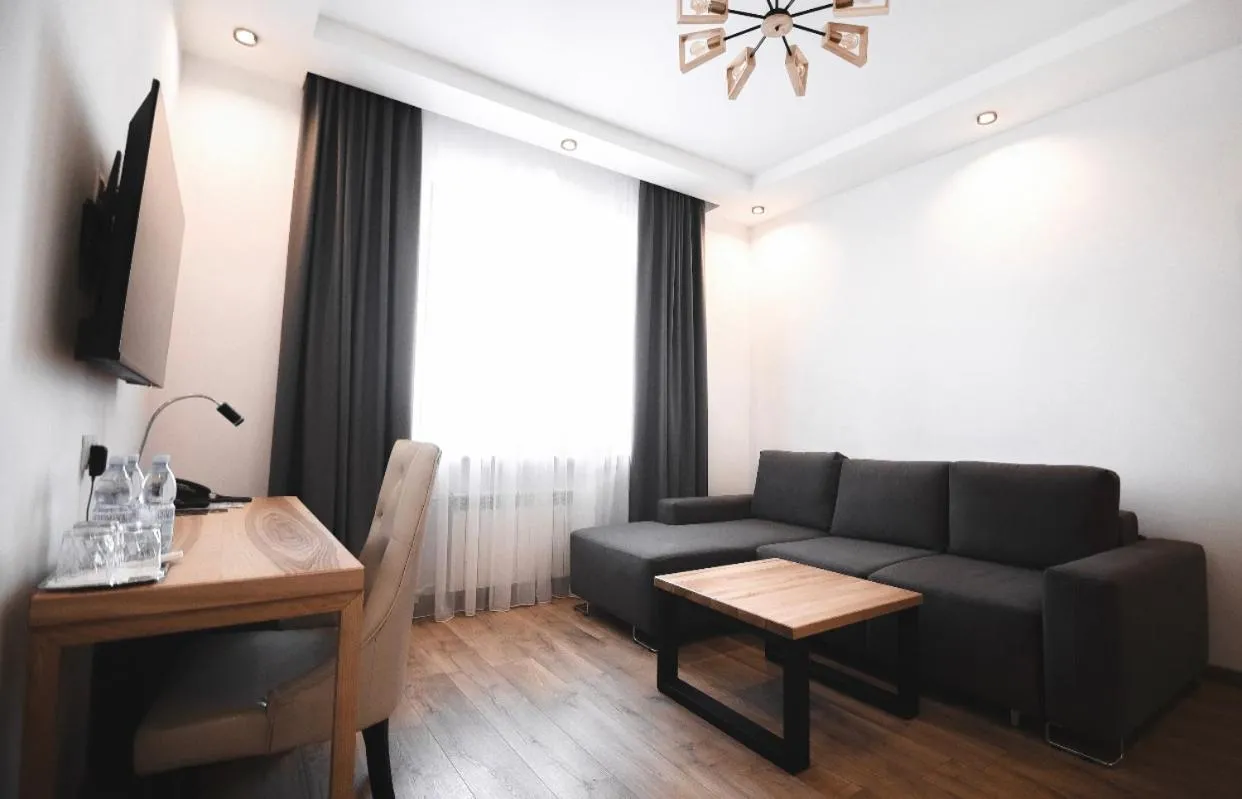 Aivengo Hotel