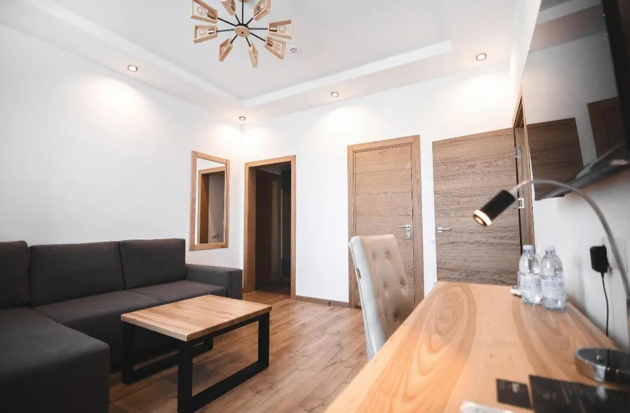 Aivengo Hotel