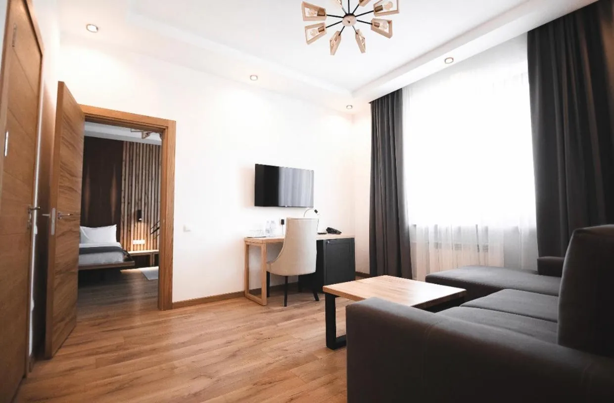 Aivengo Hotel