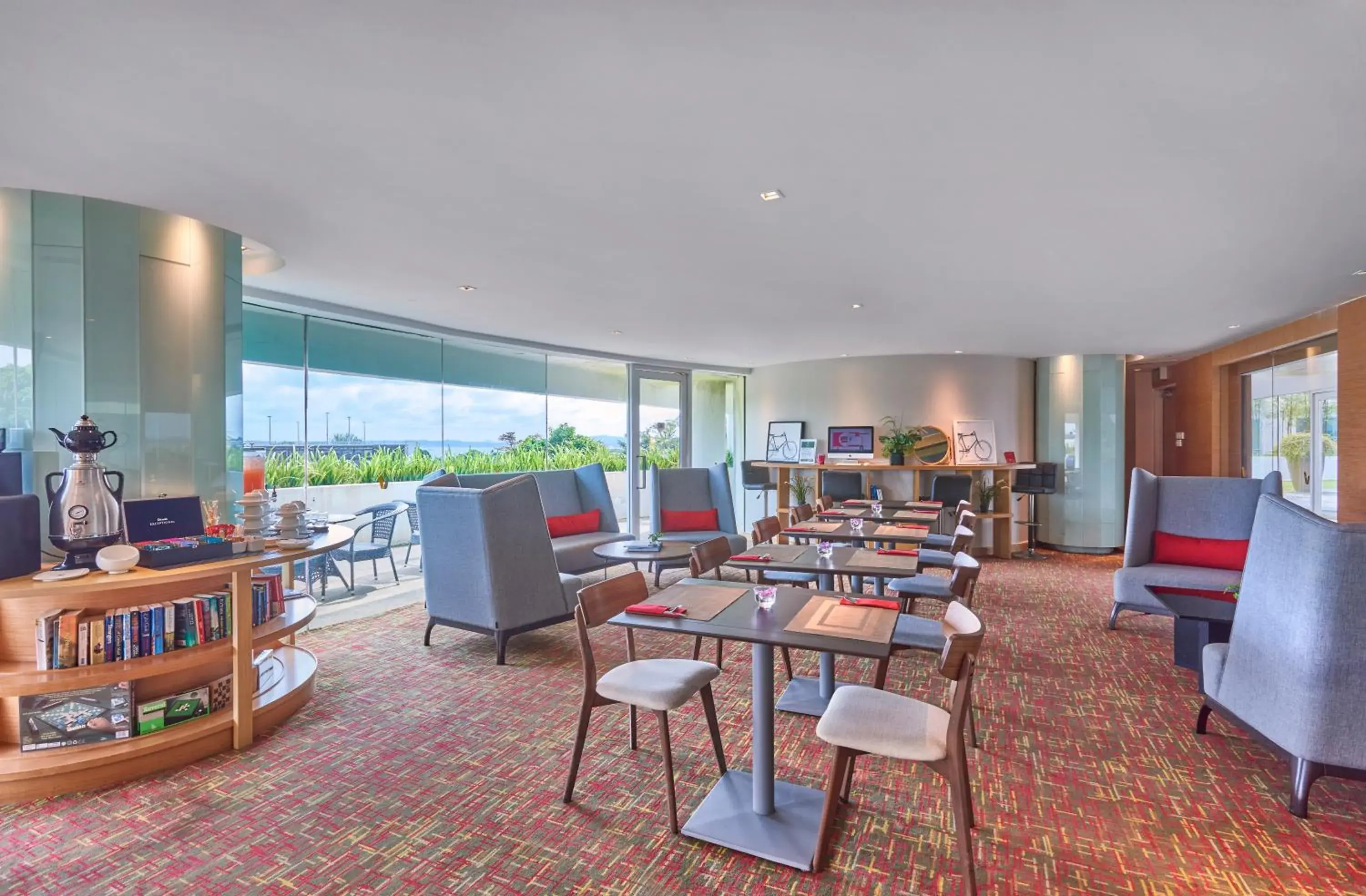 Lounge or bar in Village Hotel Changi by Far East Hospitality Lounge or bar in Village Hotel Changi by Far East Hospitality