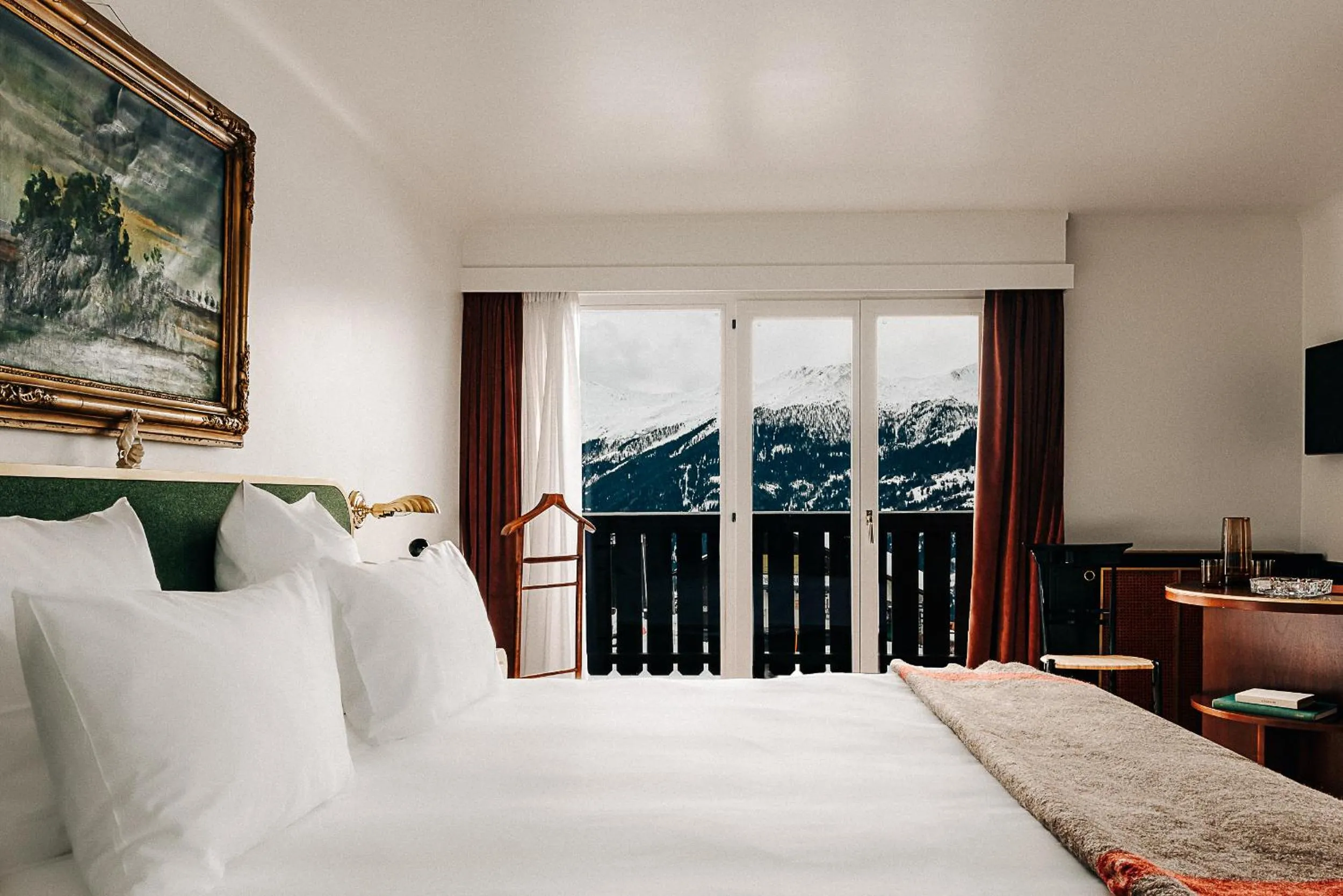 Bedroom, Bed in Experimental Chalet
