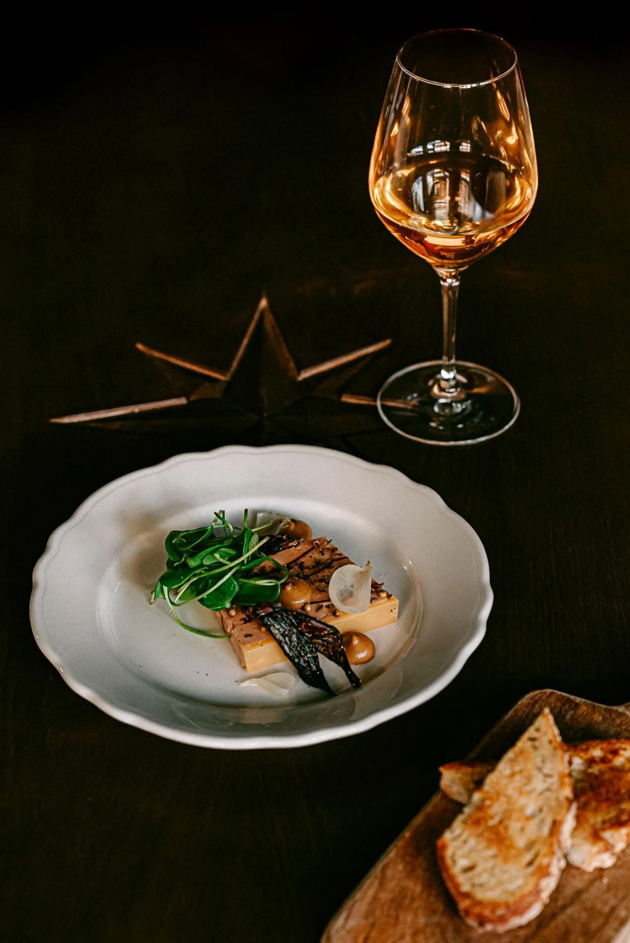 Restaurant/places to eat in Experimental Chalet