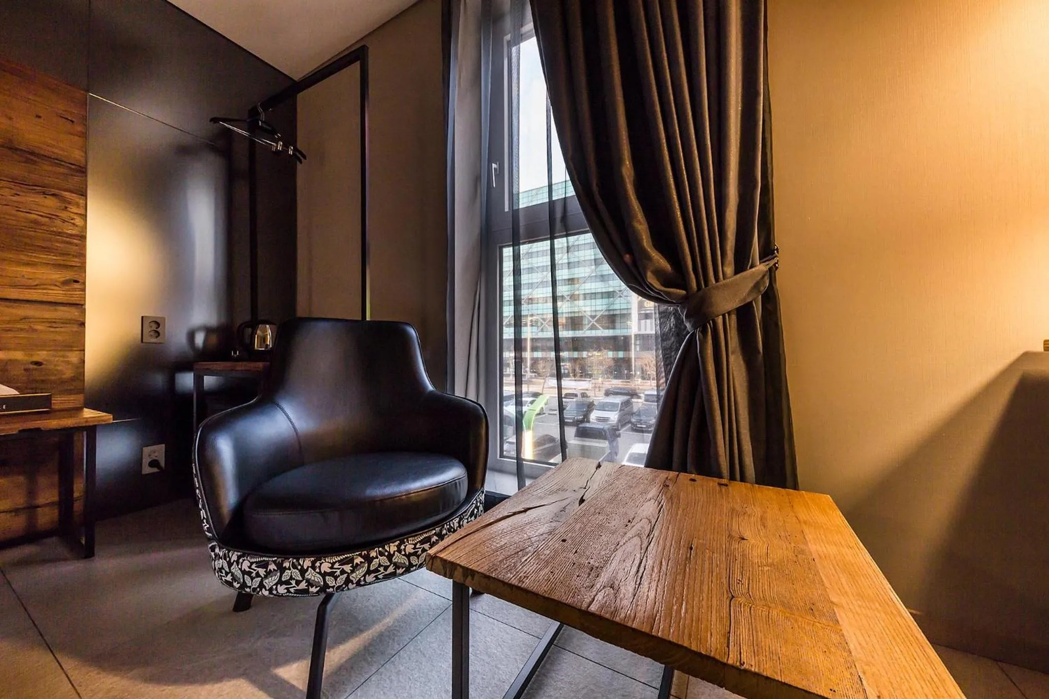 Seating area in Incheon Airport Hotel Seattle