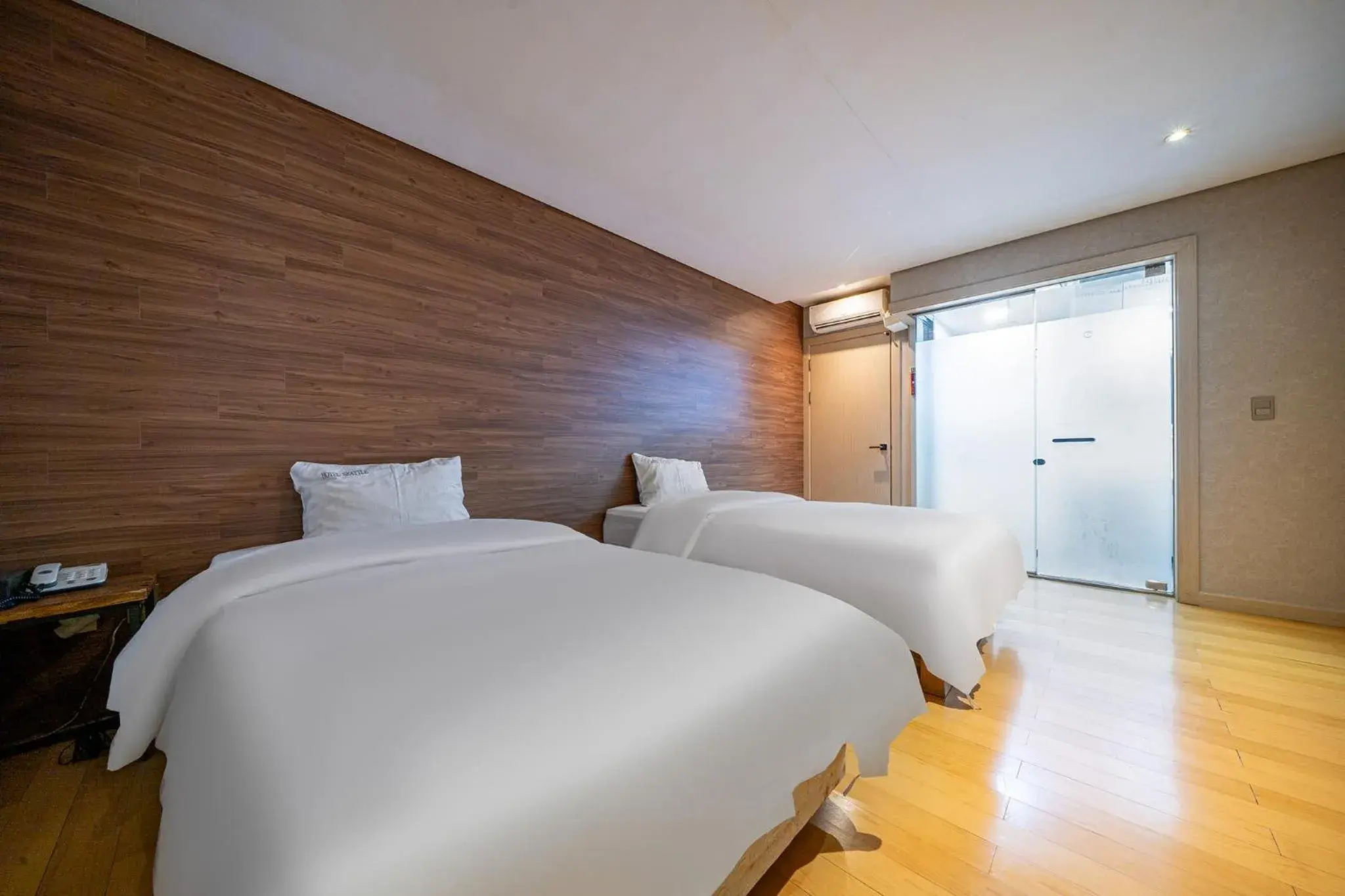 Decorative detail, Bed in Incheon Airport Hotel Seattle Decorative detail, Bed in Incheon Airport Hotel Seattle