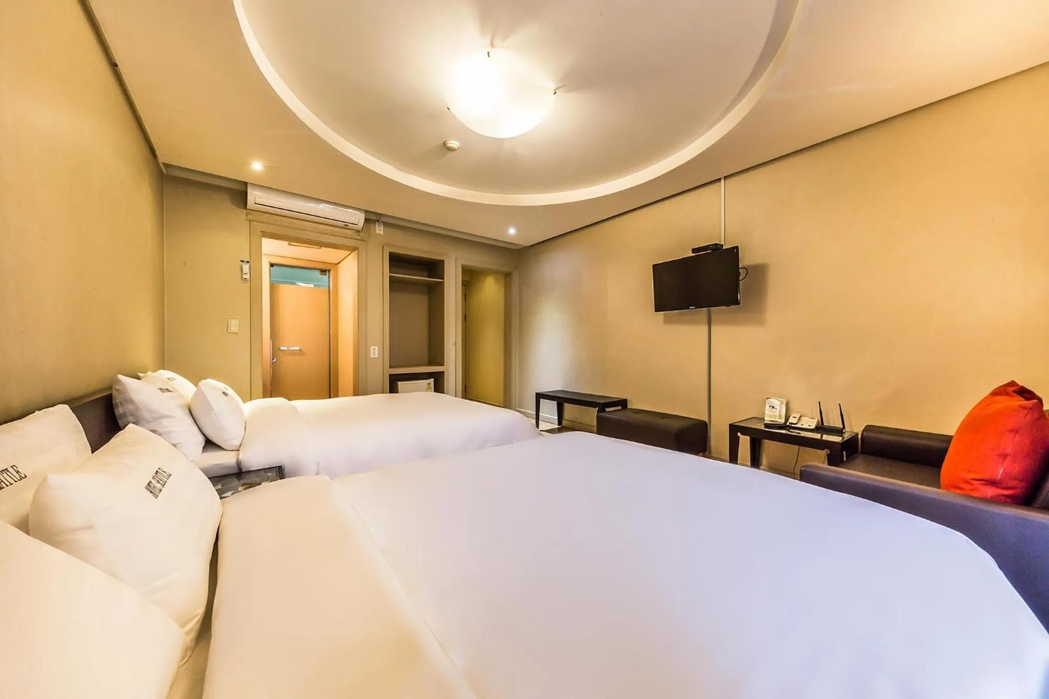 Bed in Incheon Airport Hotel Seattle