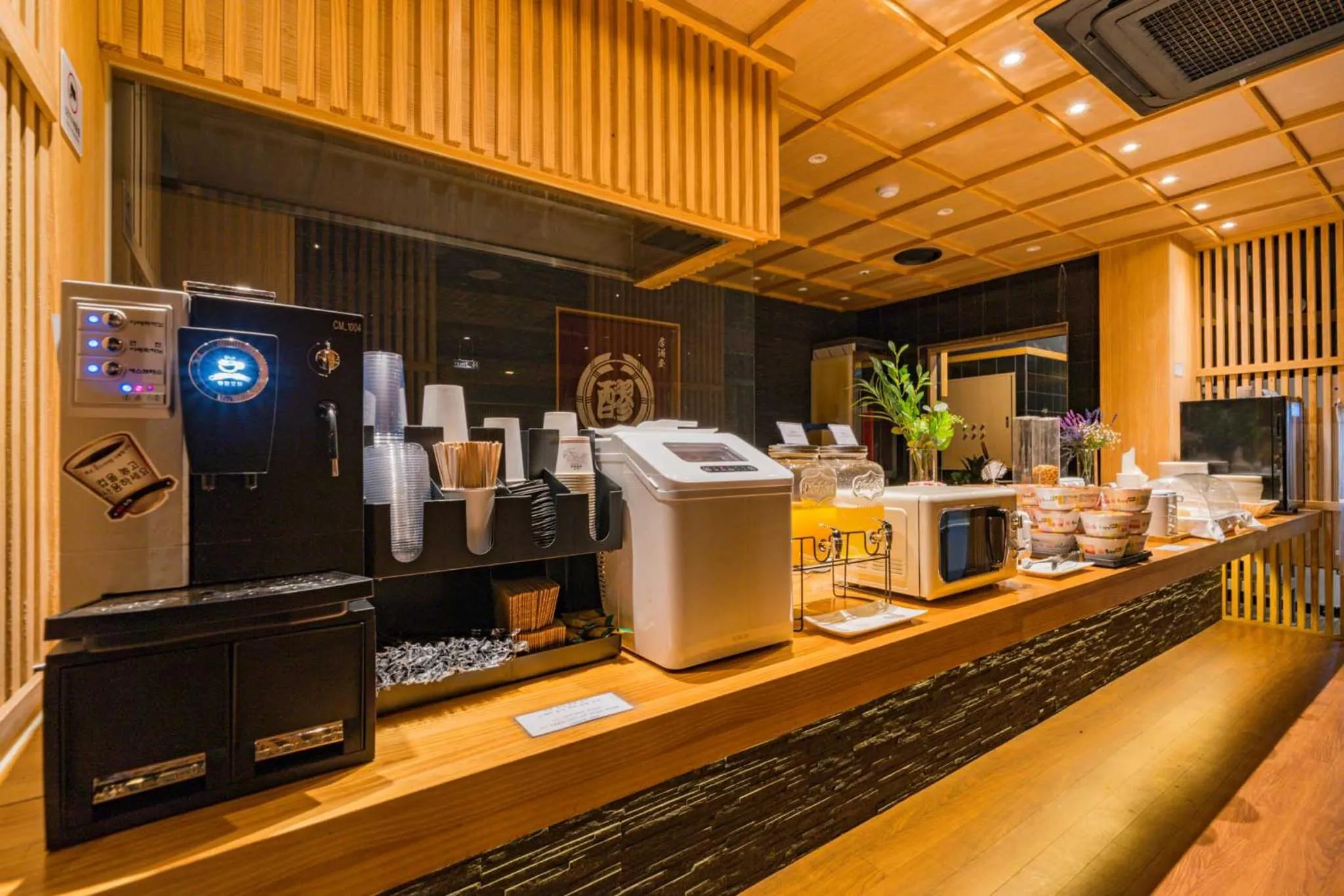 Breakfast in Incheon Airport Hotel Seattle