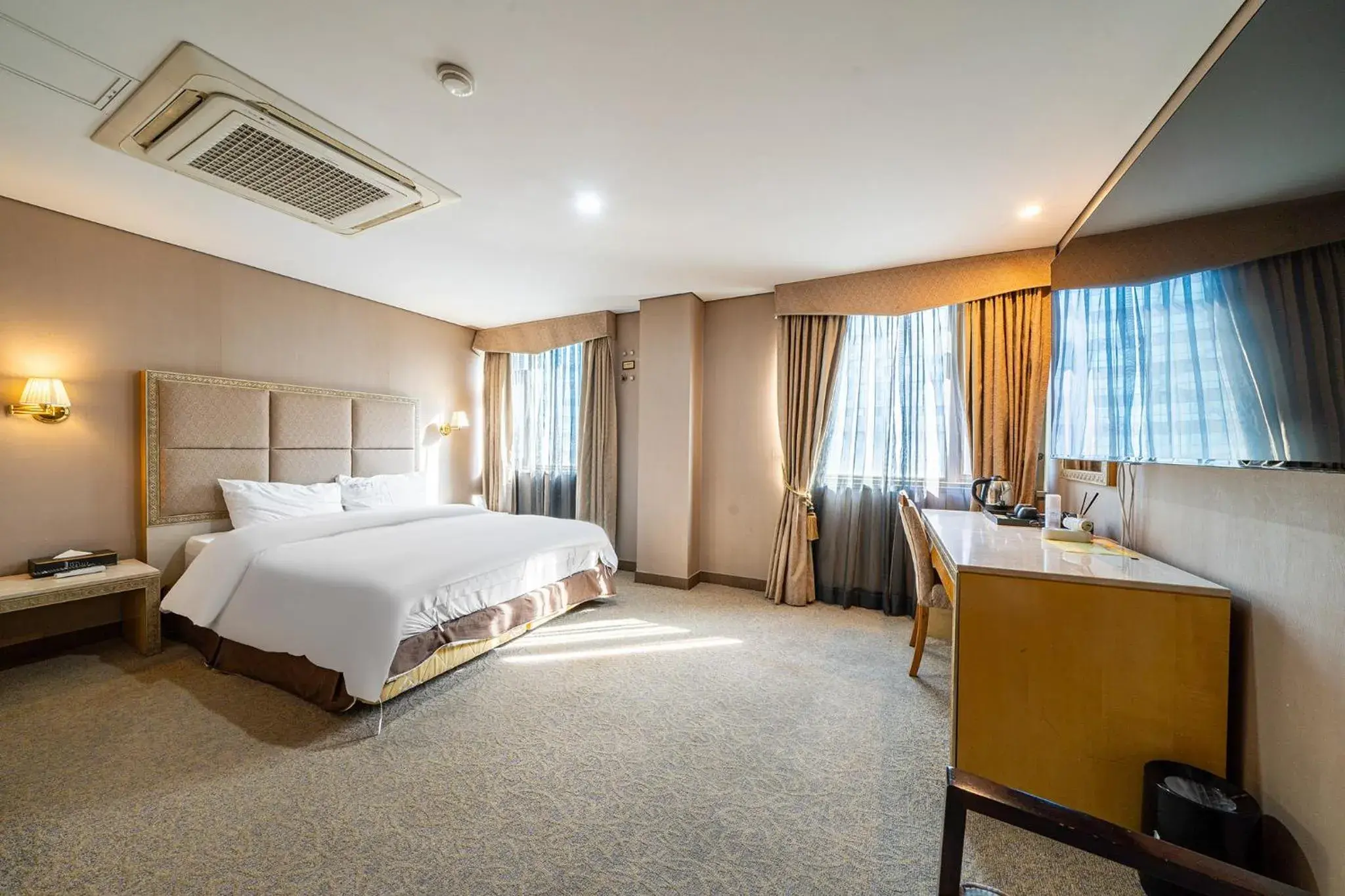 Photo of the whole room, Bed in Incheon Airport Hotel Seattle Photo of the whole room, Bed in Incheon Airport Hotel Seattle