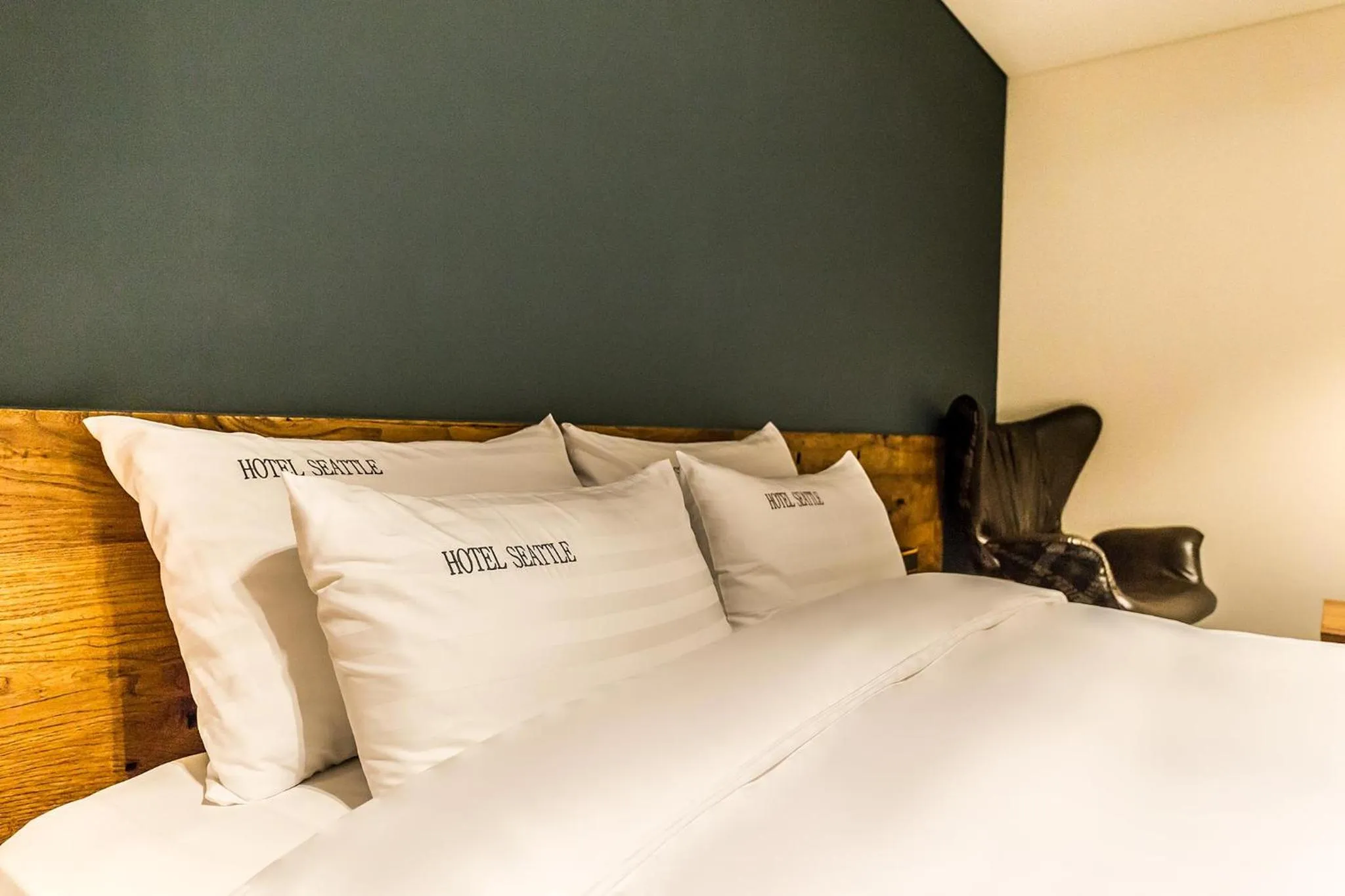 Bedroom, Bed in Incheon Airport Hotel Seattle