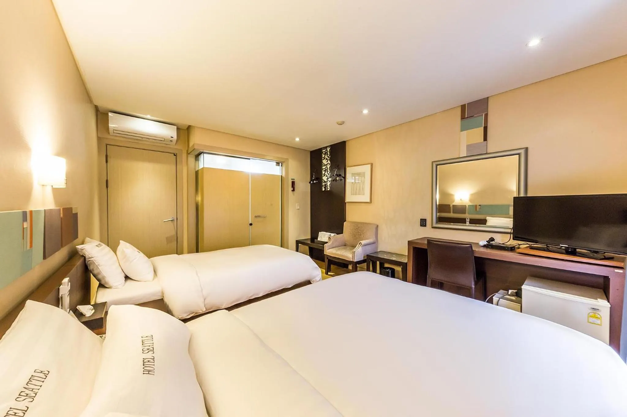 Bed in Incheon Airport Hotel Seattle