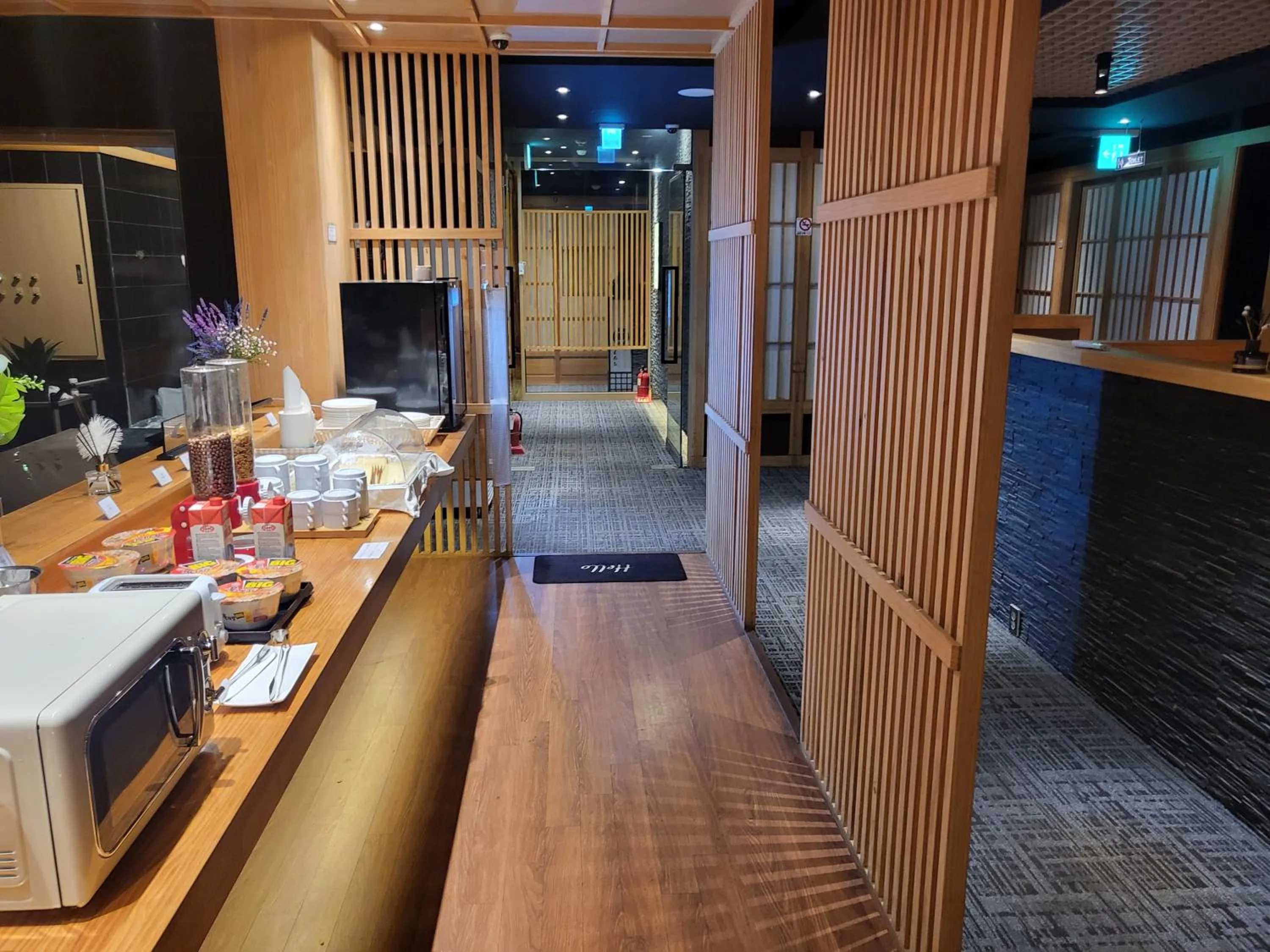 Breakfast in Incheon Airport Hotel Seattle