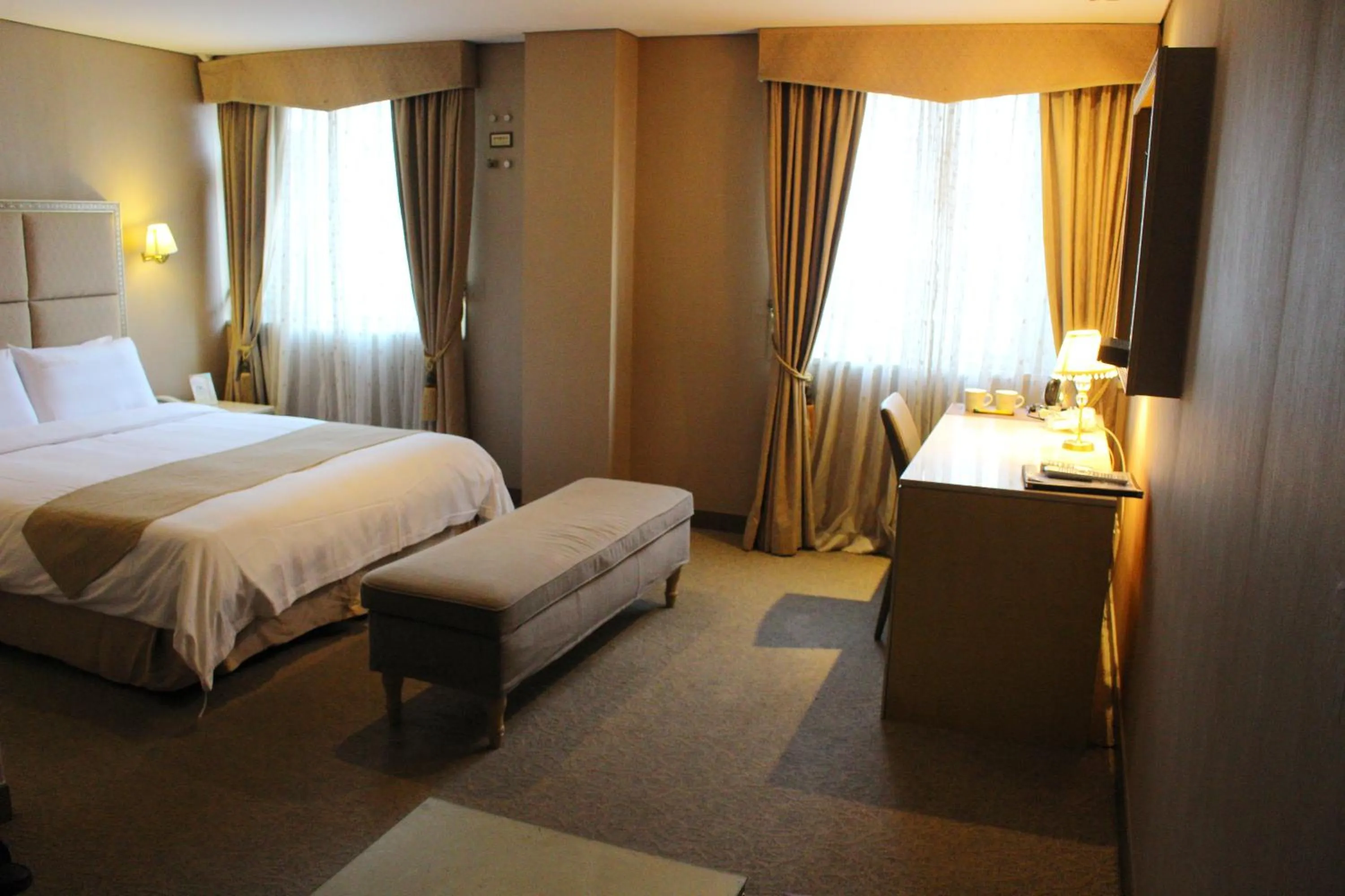 TV and multimedia, Bed in Incheon Airport Hotel Seattle