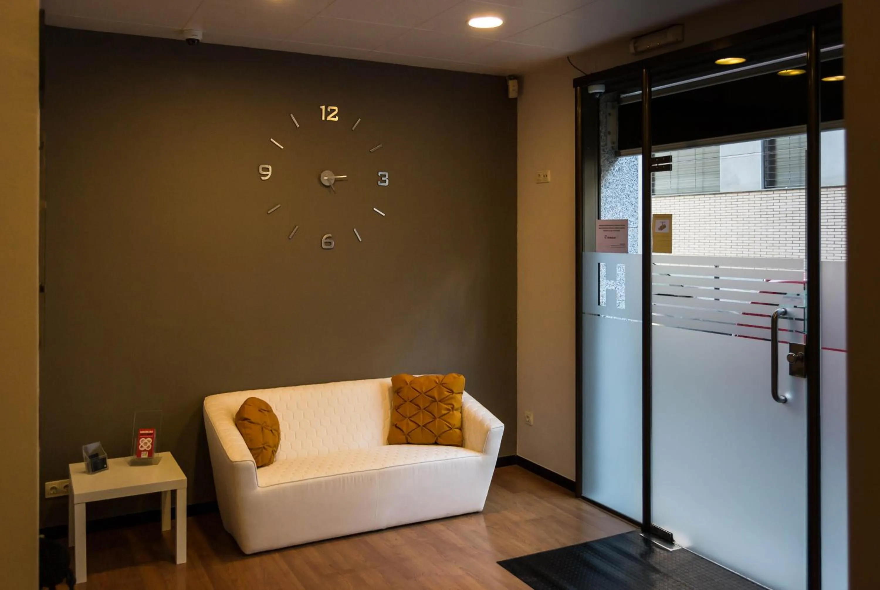 Lobby or reception, Bed in Hostal Sant Pau