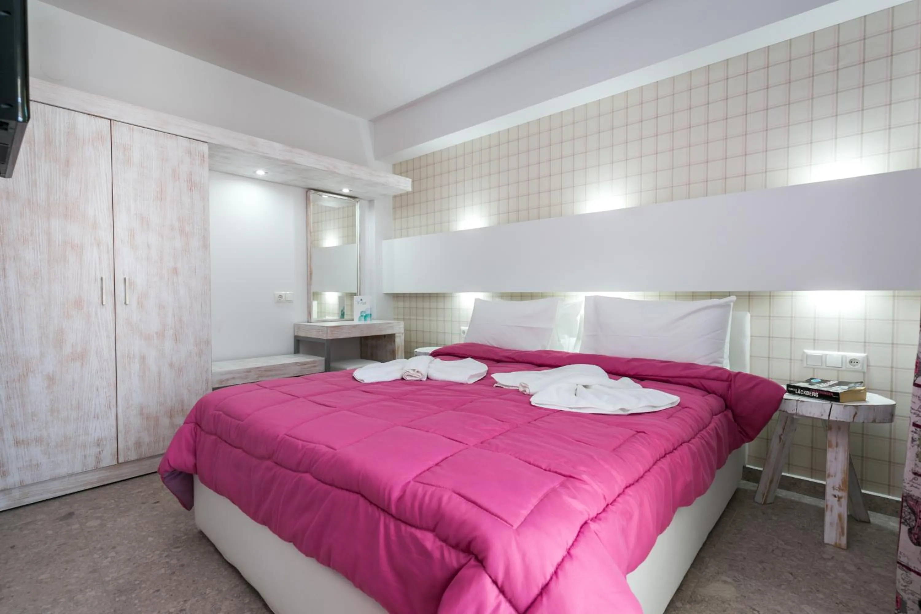 The Elegant Apartments