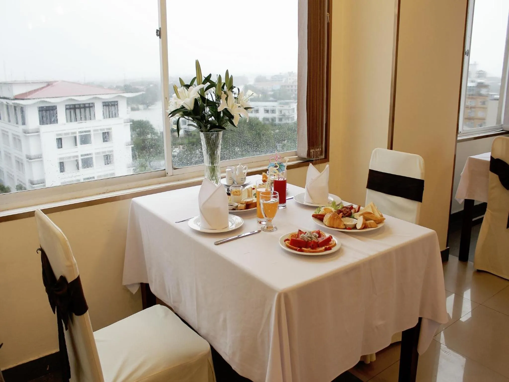 Restaurant/places to eat in Cosiana Hue Hotel