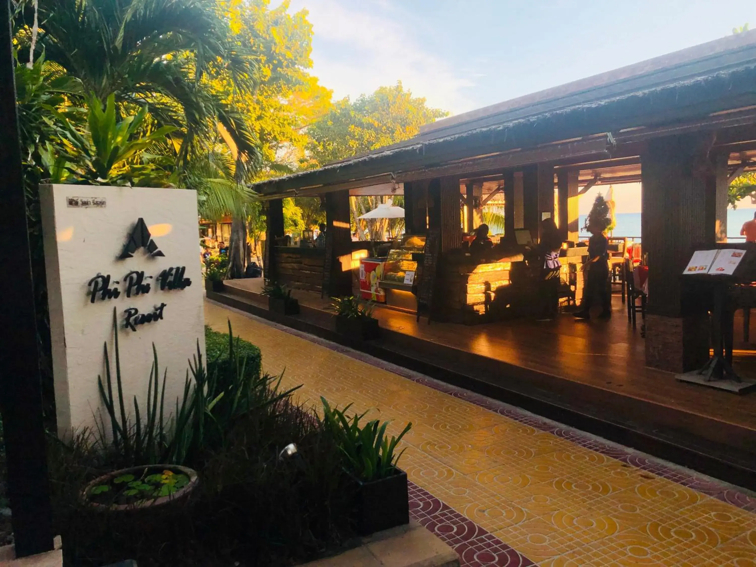 Restaurant/places to eat in Phi Phi Villa Resort Restaurant/places to eat in Phi Phi Villa Resort