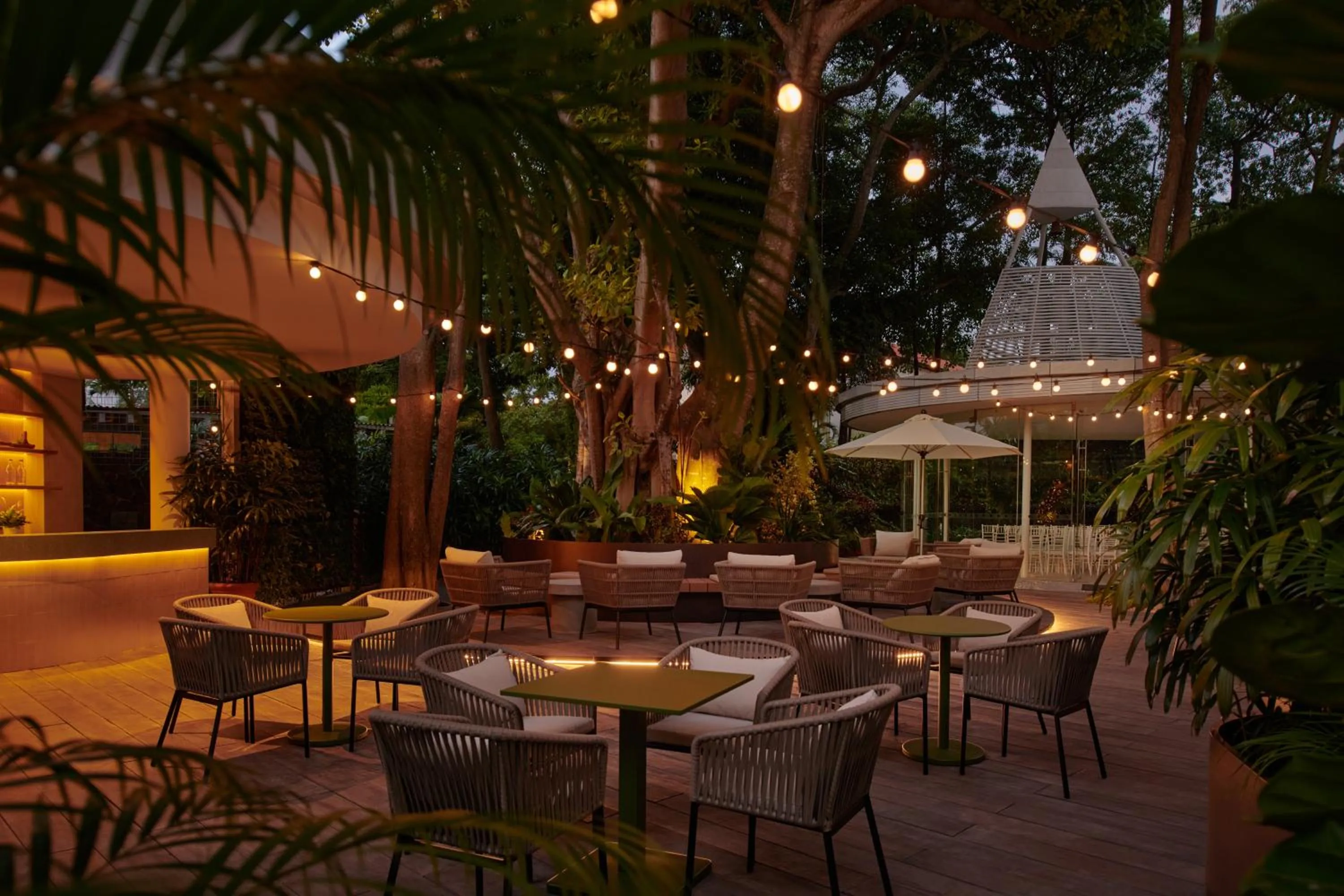 Restaurant/places to eat in Amara Sanctuary Sentosa