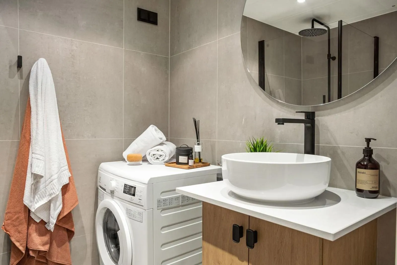 Bathroom in BJØRVIKA APARTMENTS, Teaterplassen, Oslo city center
