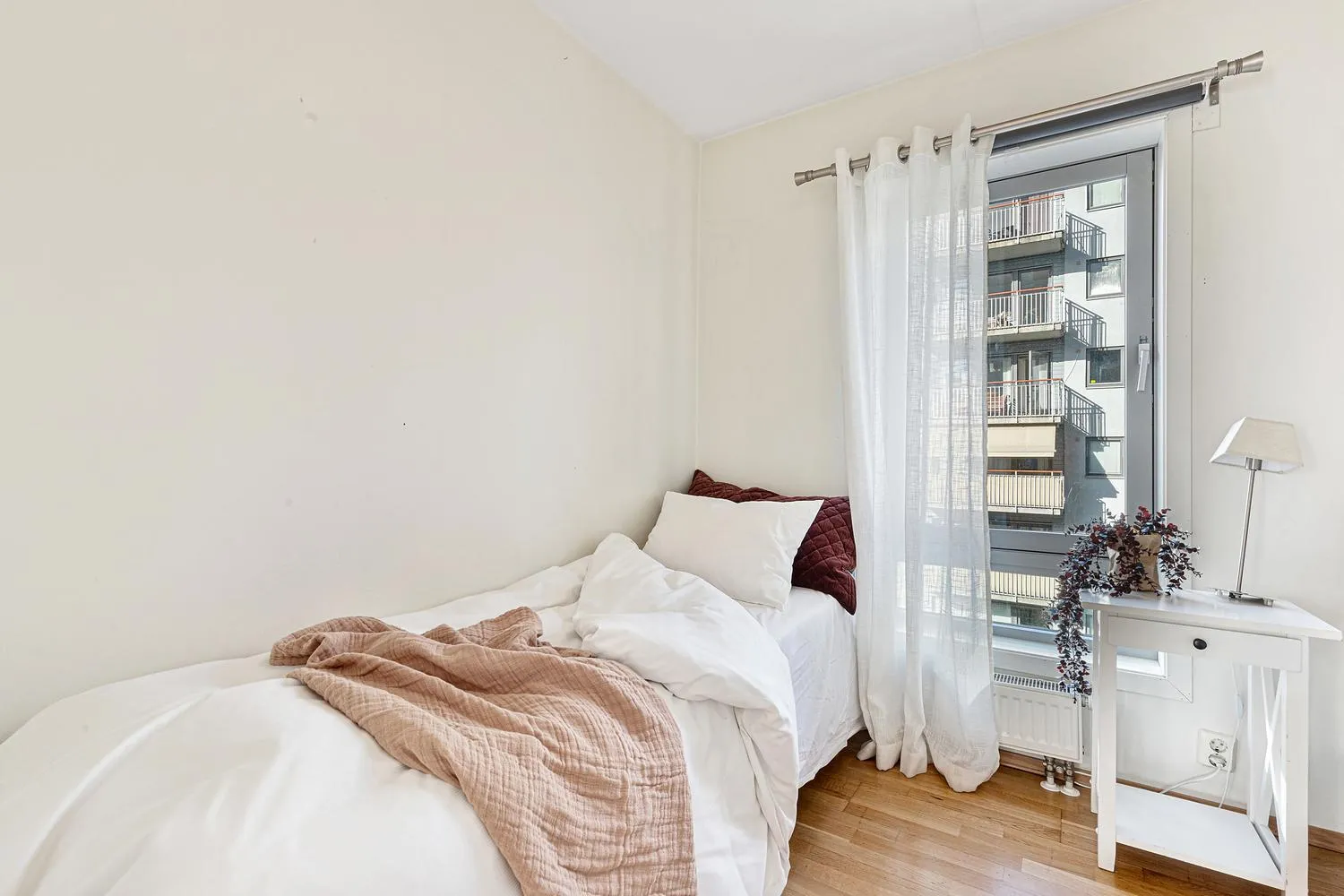 Bedroom, Bed in BJØRVIKA APARTMENTS, Teaterplassen, Oslo city center