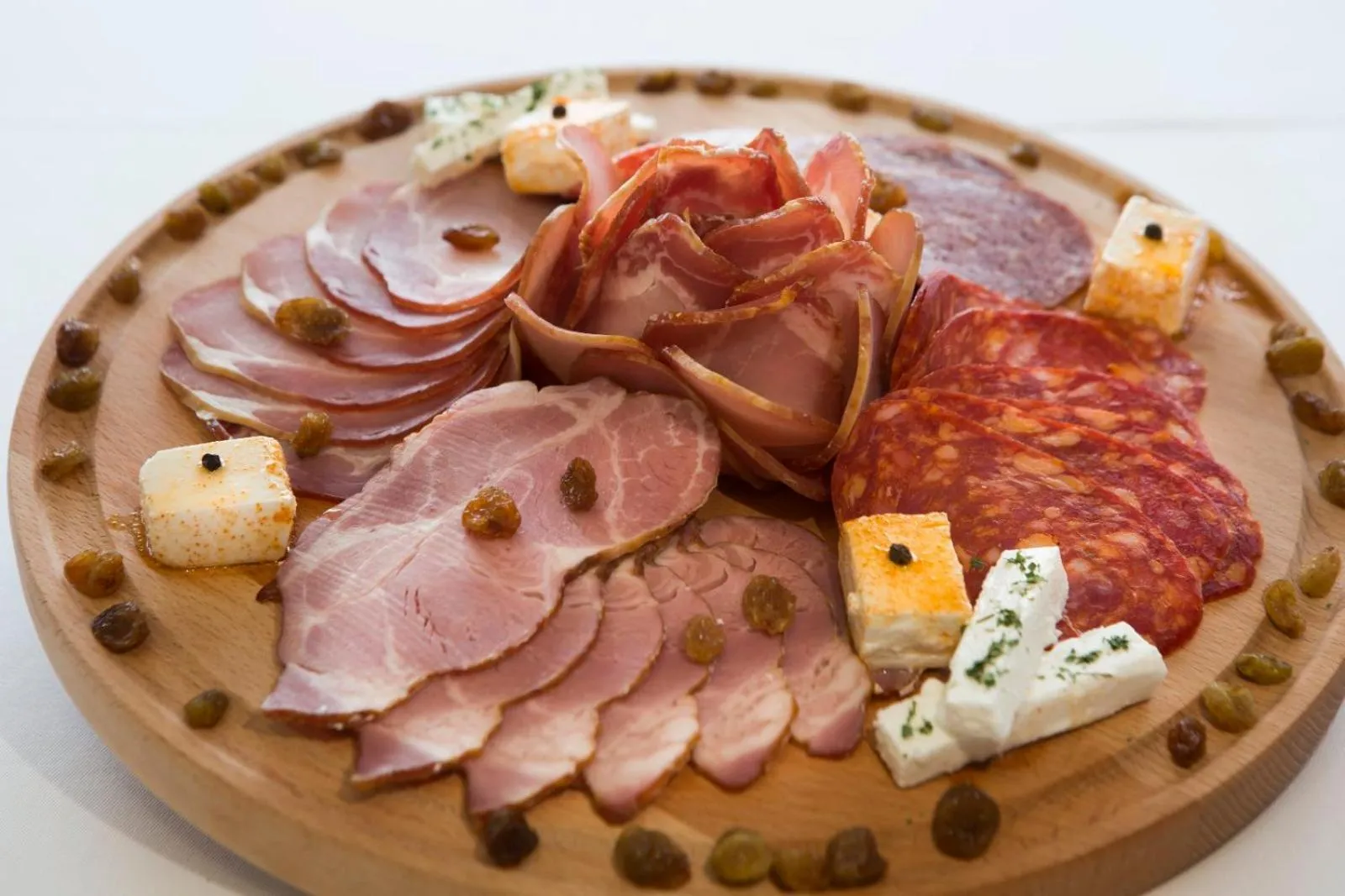 Food and drinks in Hotel Damis