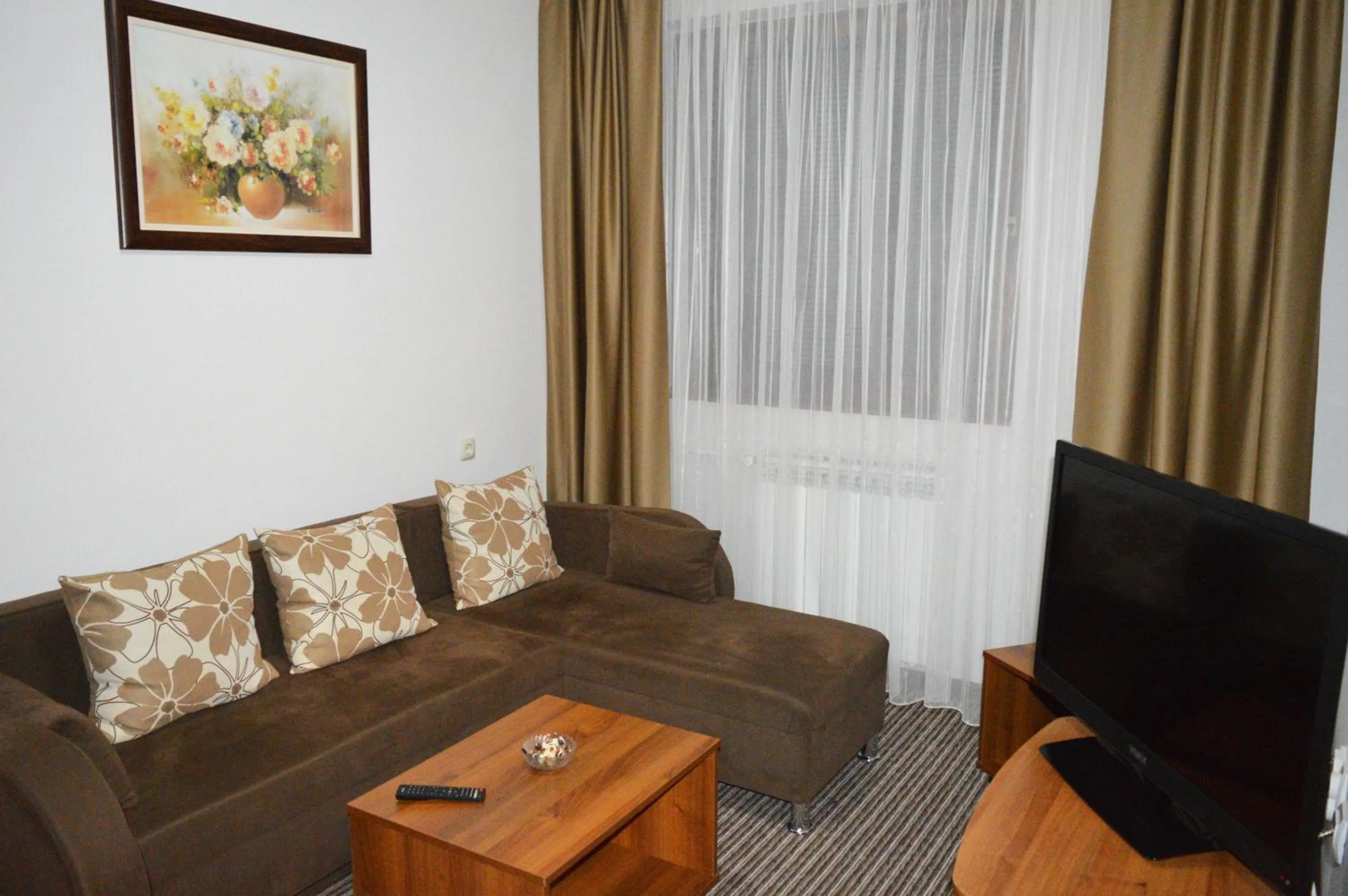 TV and multimedia in Hotel Damis