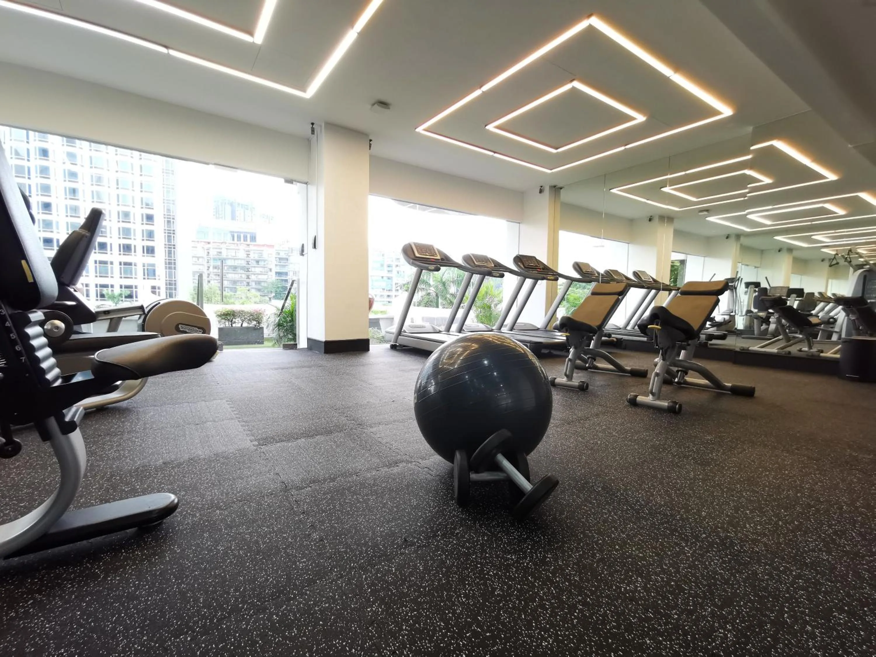 Fitness centre/facilities in Copthorne King's Hotel Singapore