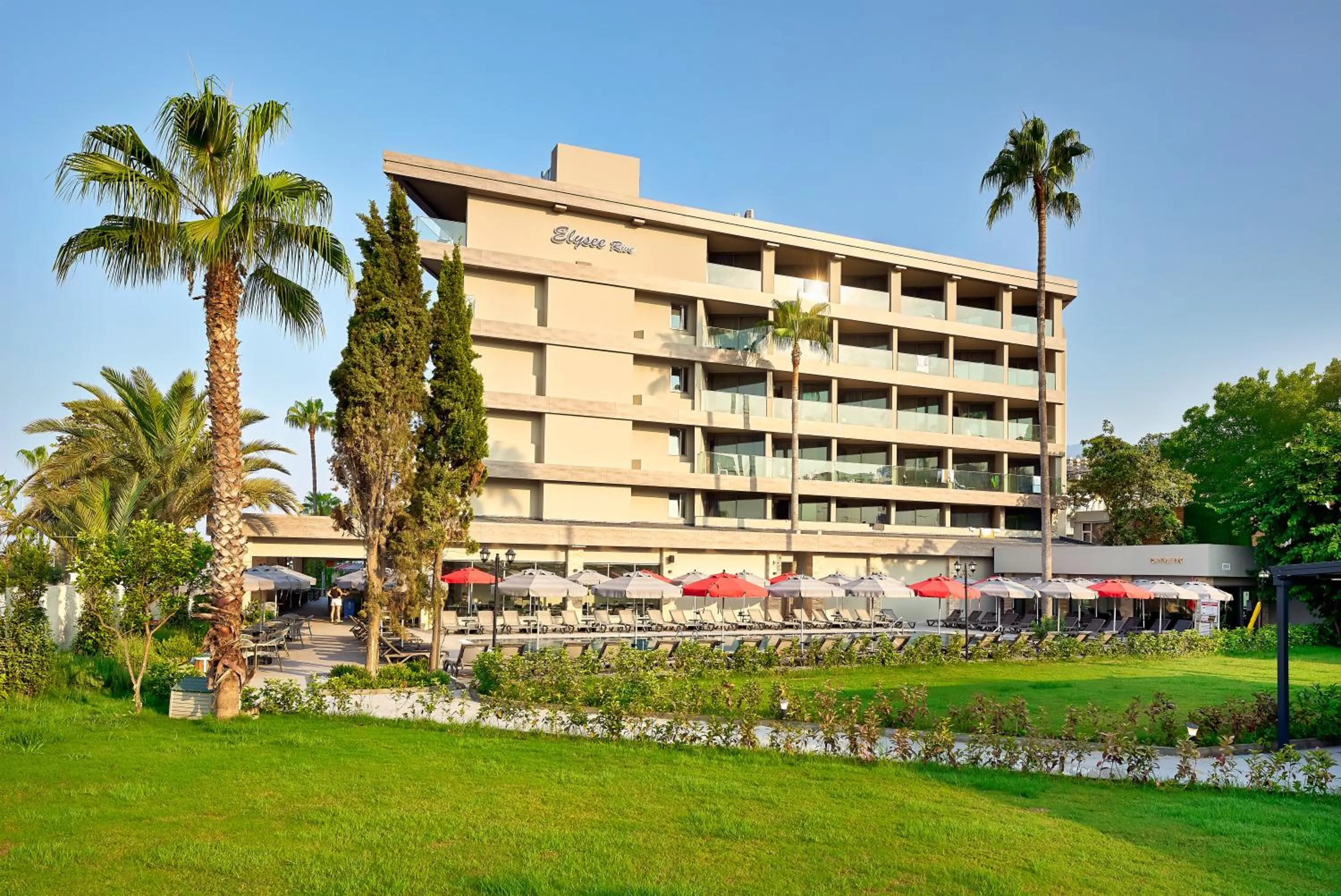 Garden in Elysee Rive Hotel
