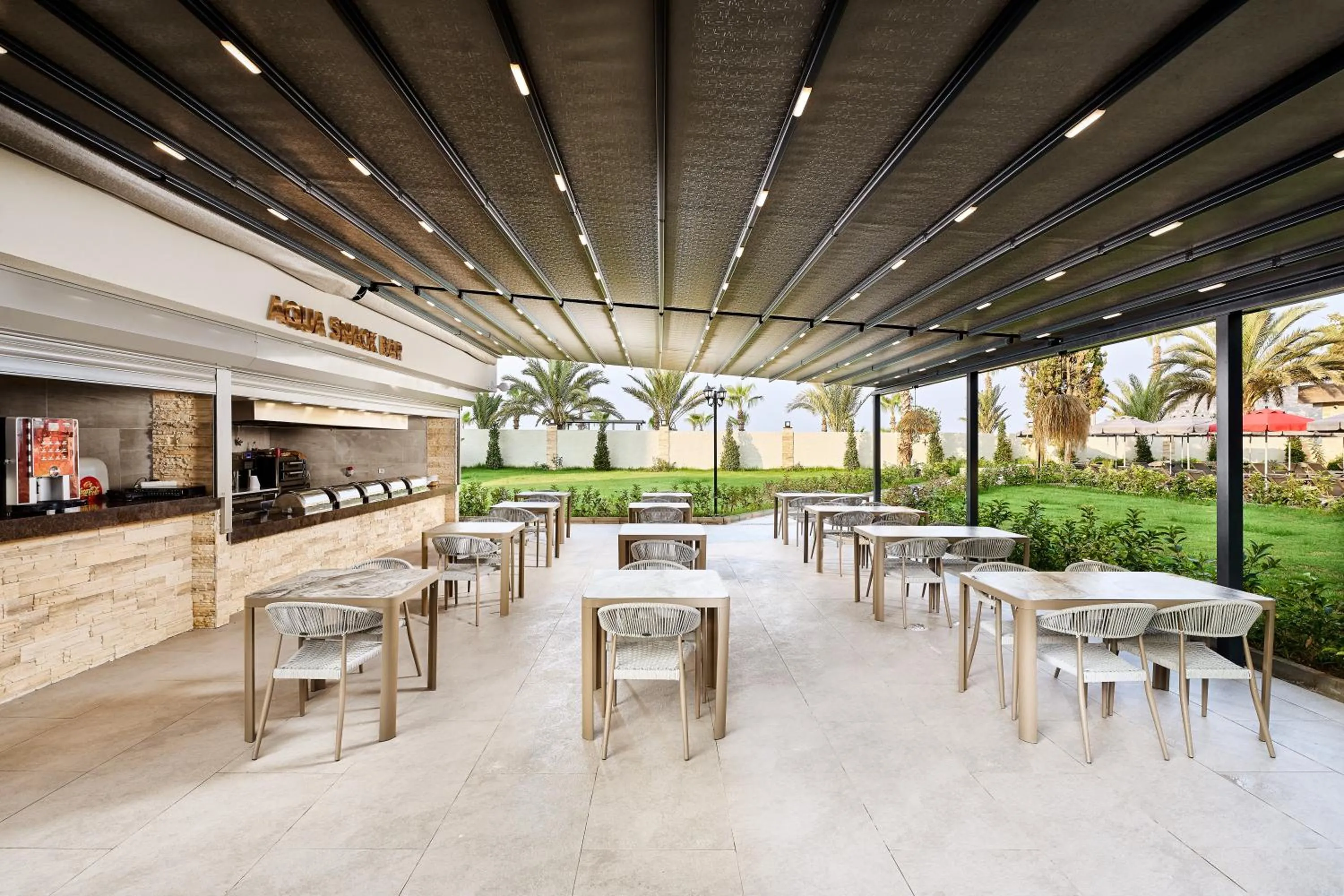 Restaurant/places to eat in Elysee Rive Hotel