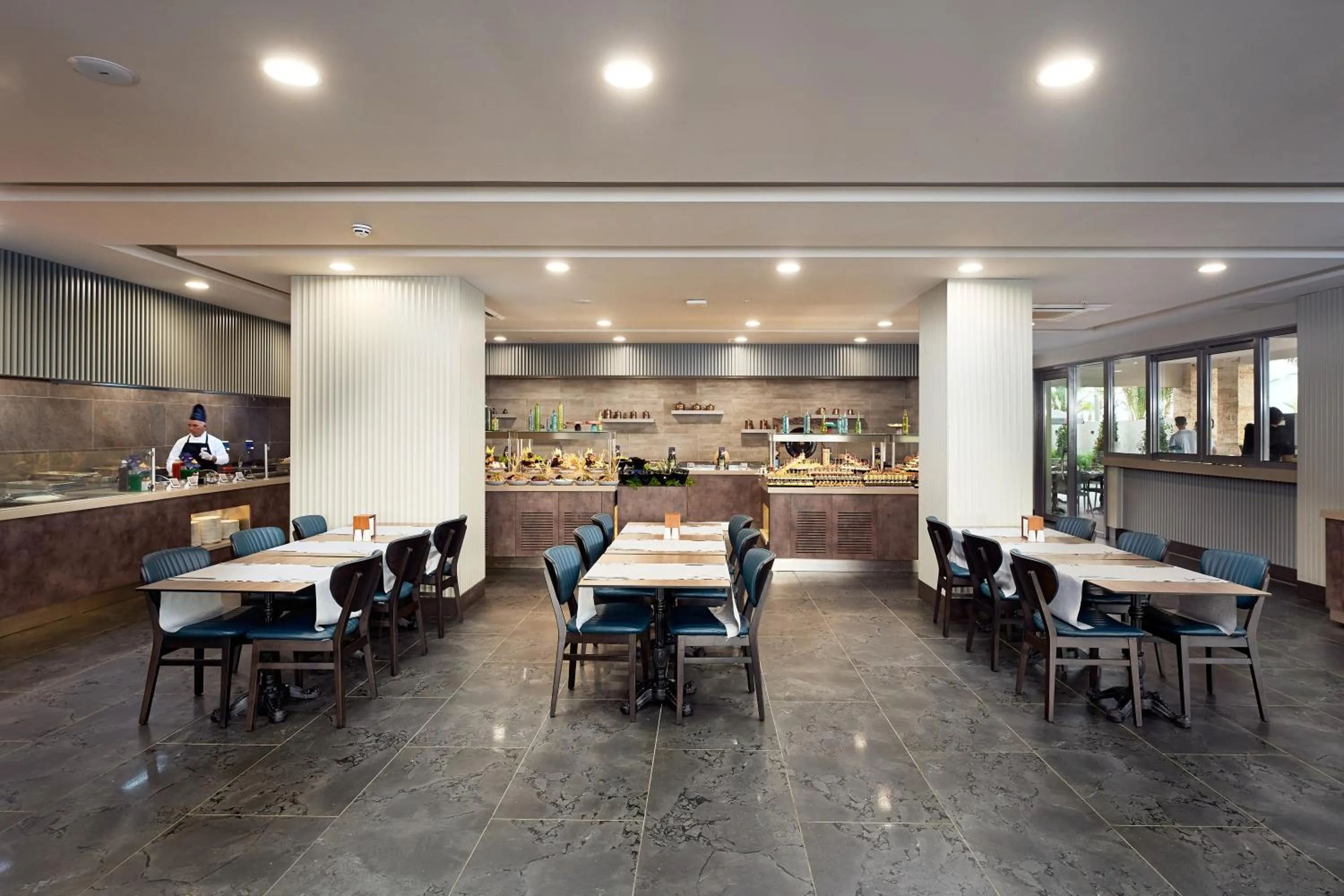 Restaurant/places to eat in Elysee Rive Hotel
