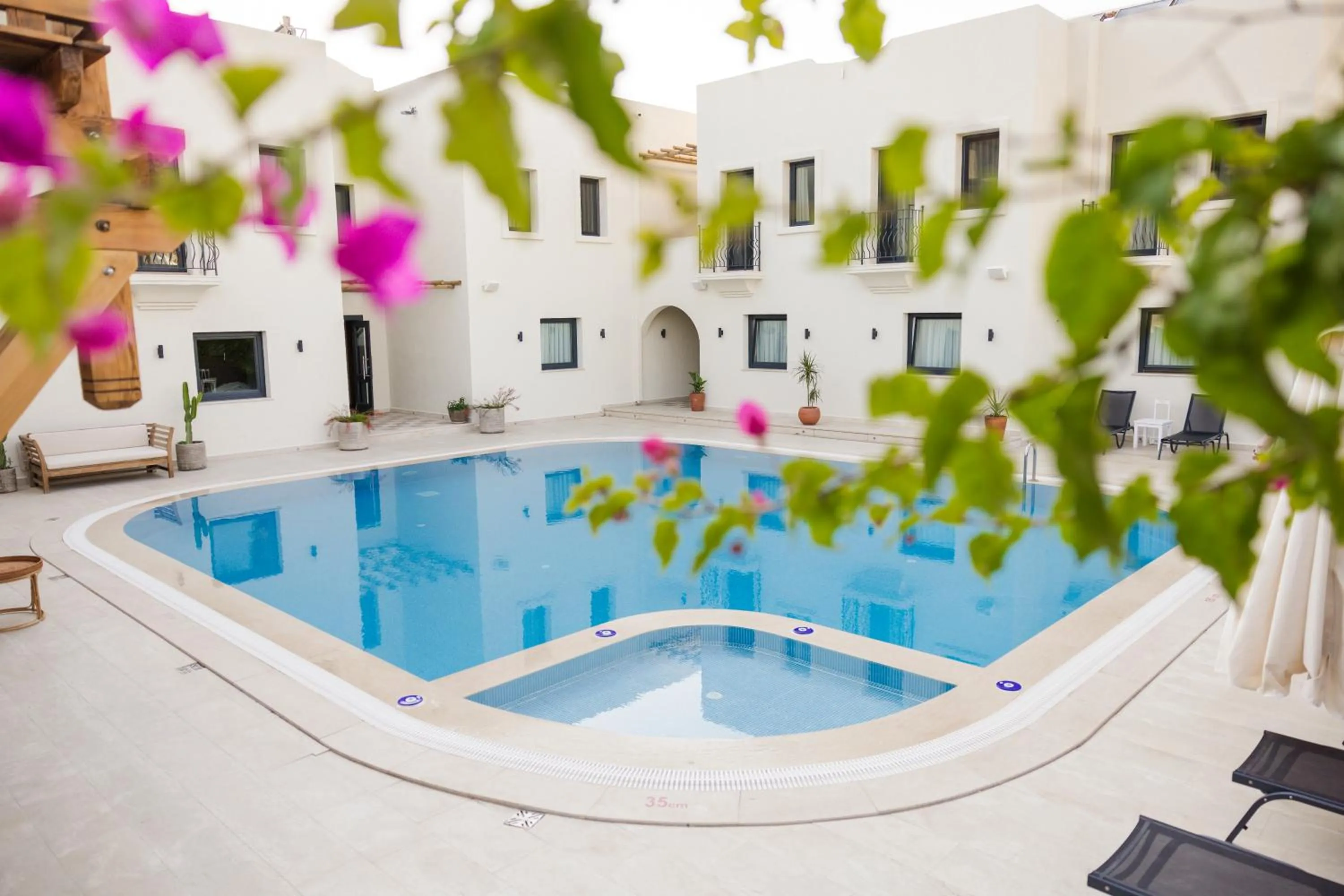 Pool view in Bitez Corner Boutique Hotel