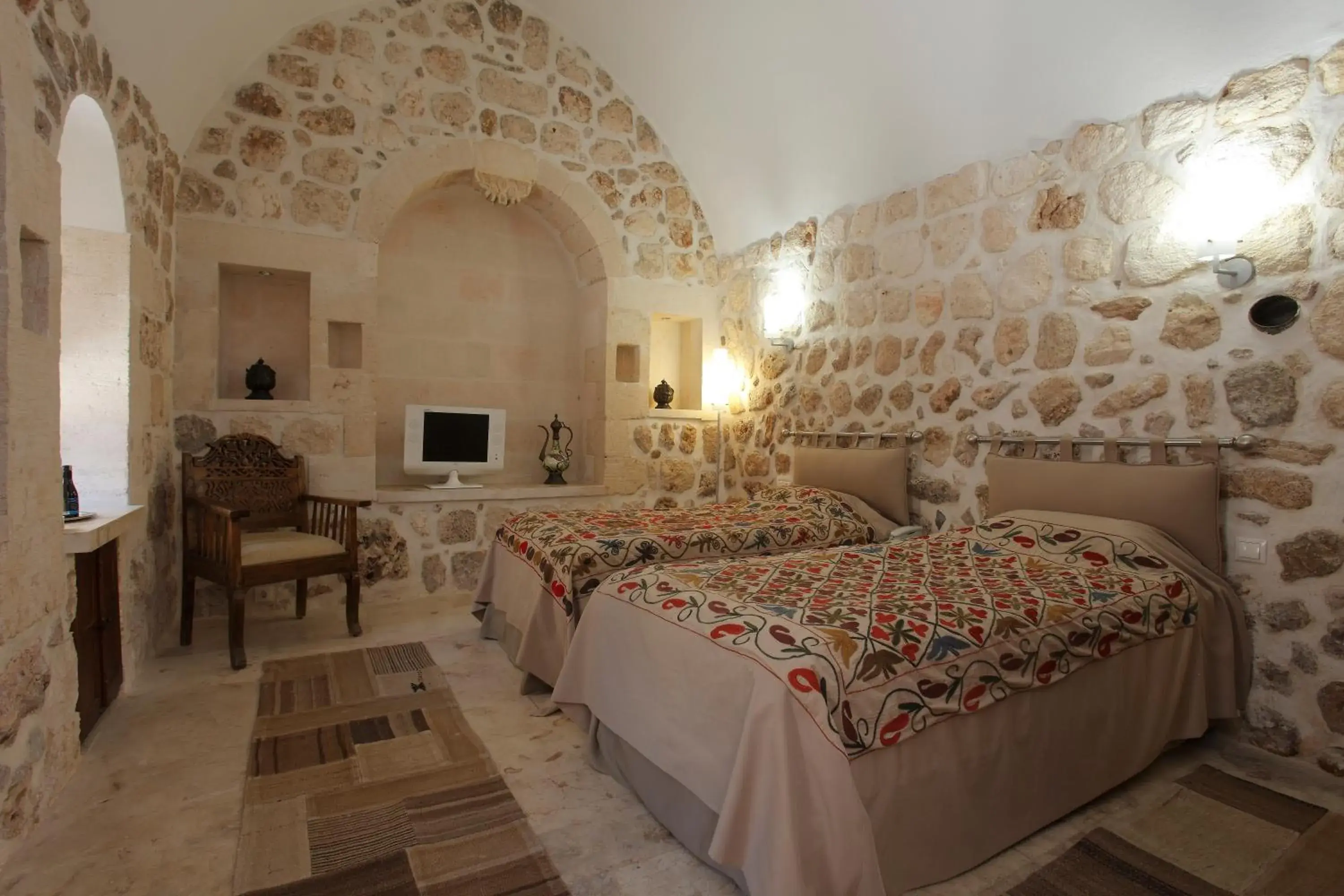 Standard Double or Twin Room in Kasr-i Nehroz Hotel Standard Double or Twin Room in Kasr-i Nehroz Hotel