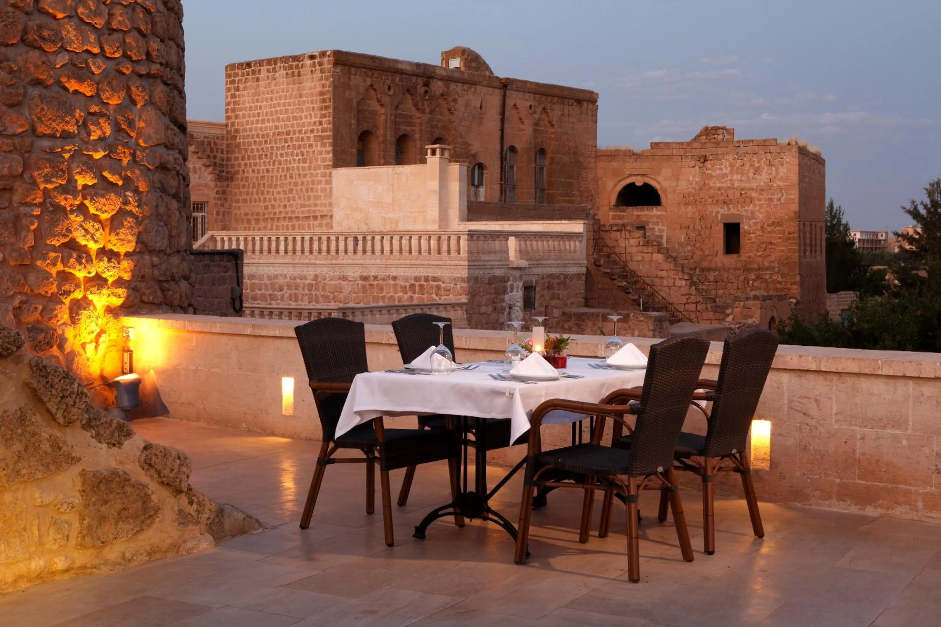 Property building in Kasr-i Nehroz Hotel