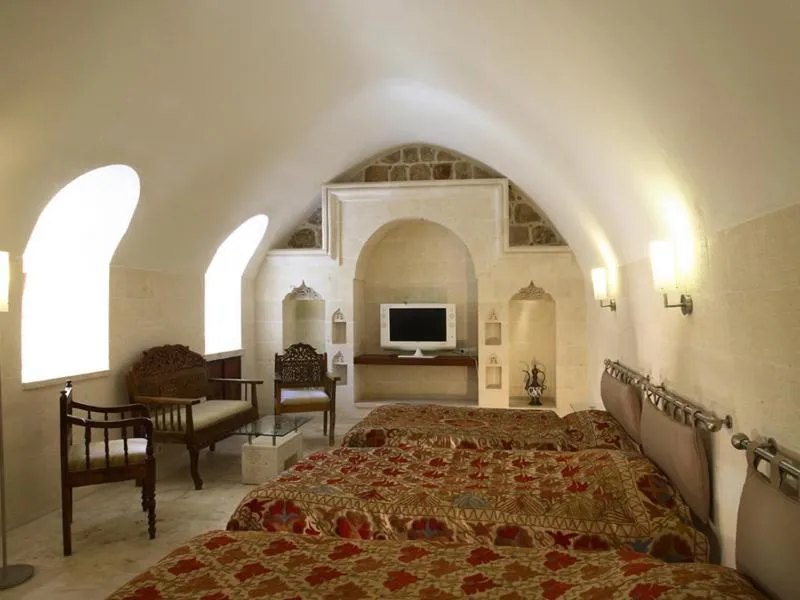 TV and multimedia, Bed in Kasr-i Nehroz Hotel