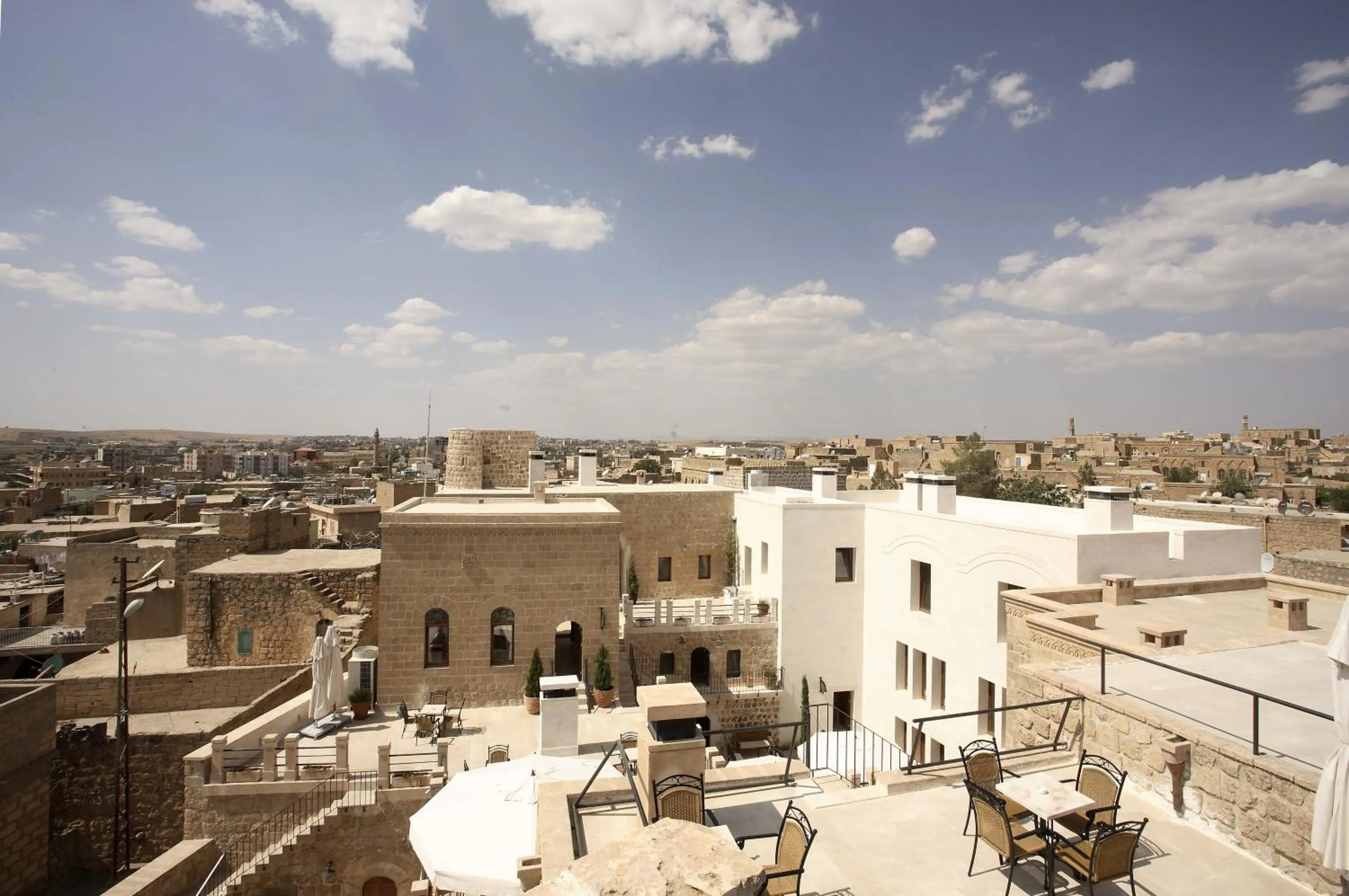 Property building in Kasr-i Nehroz Hotel