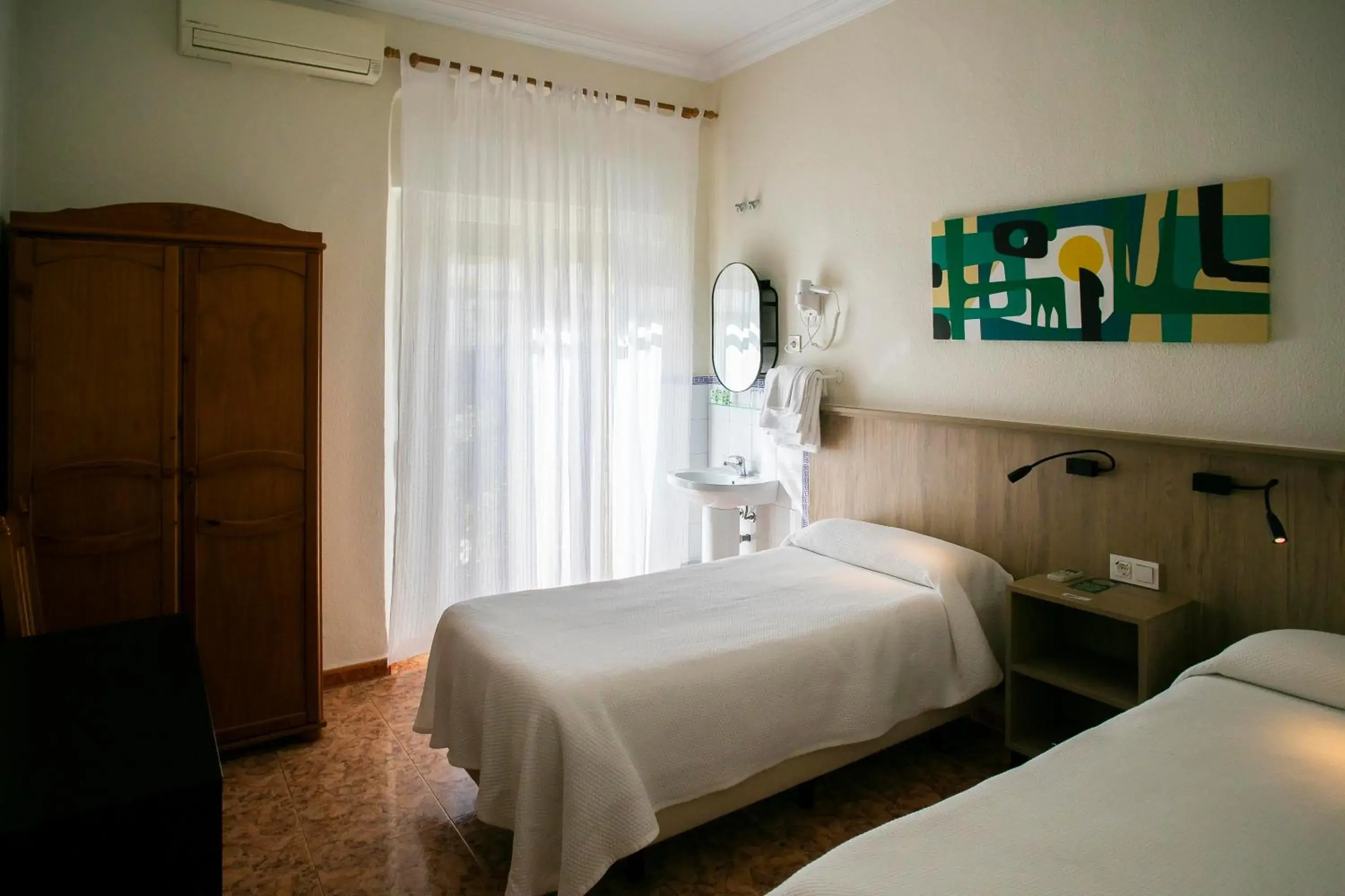 Standard Twin Room with Shared Bathroom in Pensión Dulces Sueños Standard Twin Room with Shared Bathroom in Pensión Dulces Sueños