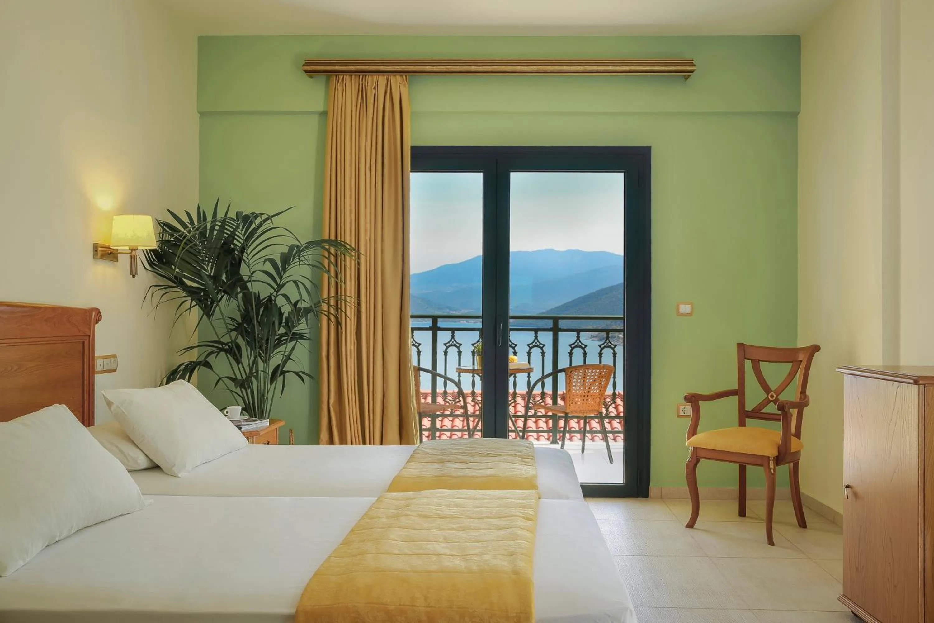 Balcony/Terrace, Bed in Kefalonia Bay Palace