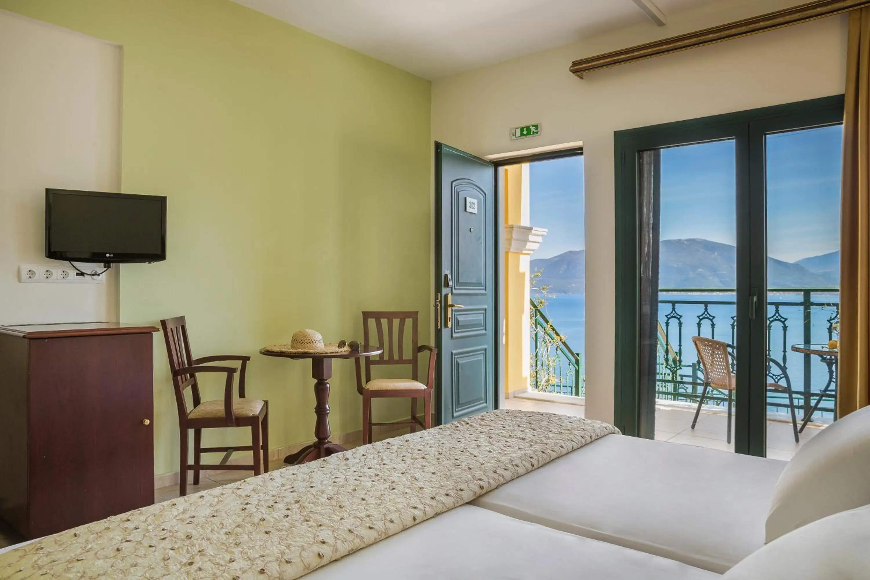 Bedroom, Bed in Kefalonia Bay Palace Bedroom, Bed in Kefalonia Bay Palace