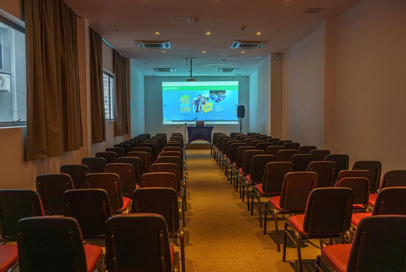 Meeting/conference room in Hotel Nacional Inn Porto Alegre - by Nacional Inn - Próximo à Arena do Grêmio, Parque Harmonia e Réveillon na Orla do Guaíba