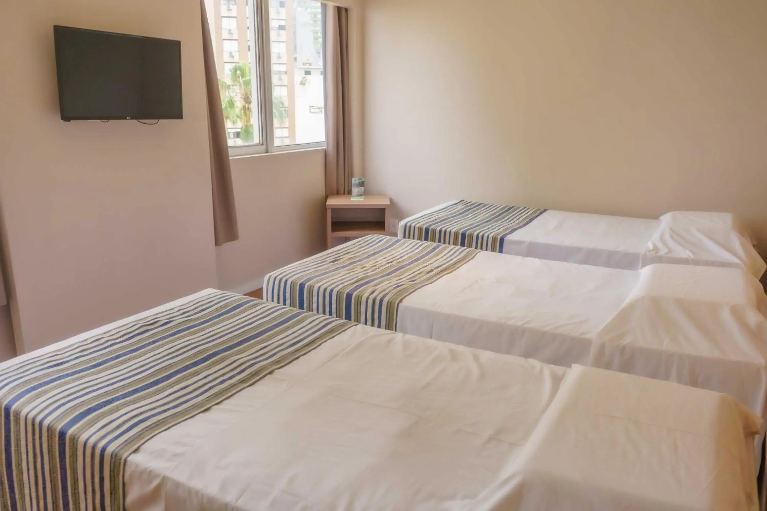 Bedroom, Bed in Hotel Nacional Inn Porto Alegre - by Nacional Inn - Próximo à Arena do Grêmio, Parque Harmonia e Réveillon na Orla do Guaíba Bedroom, Bed in Hotel Nacional Inn Porto Alegre - by Nacional Inn - Próximo à Arena do Grêmio, Parque Harmonia e Réveillon na Orla do Guaíba