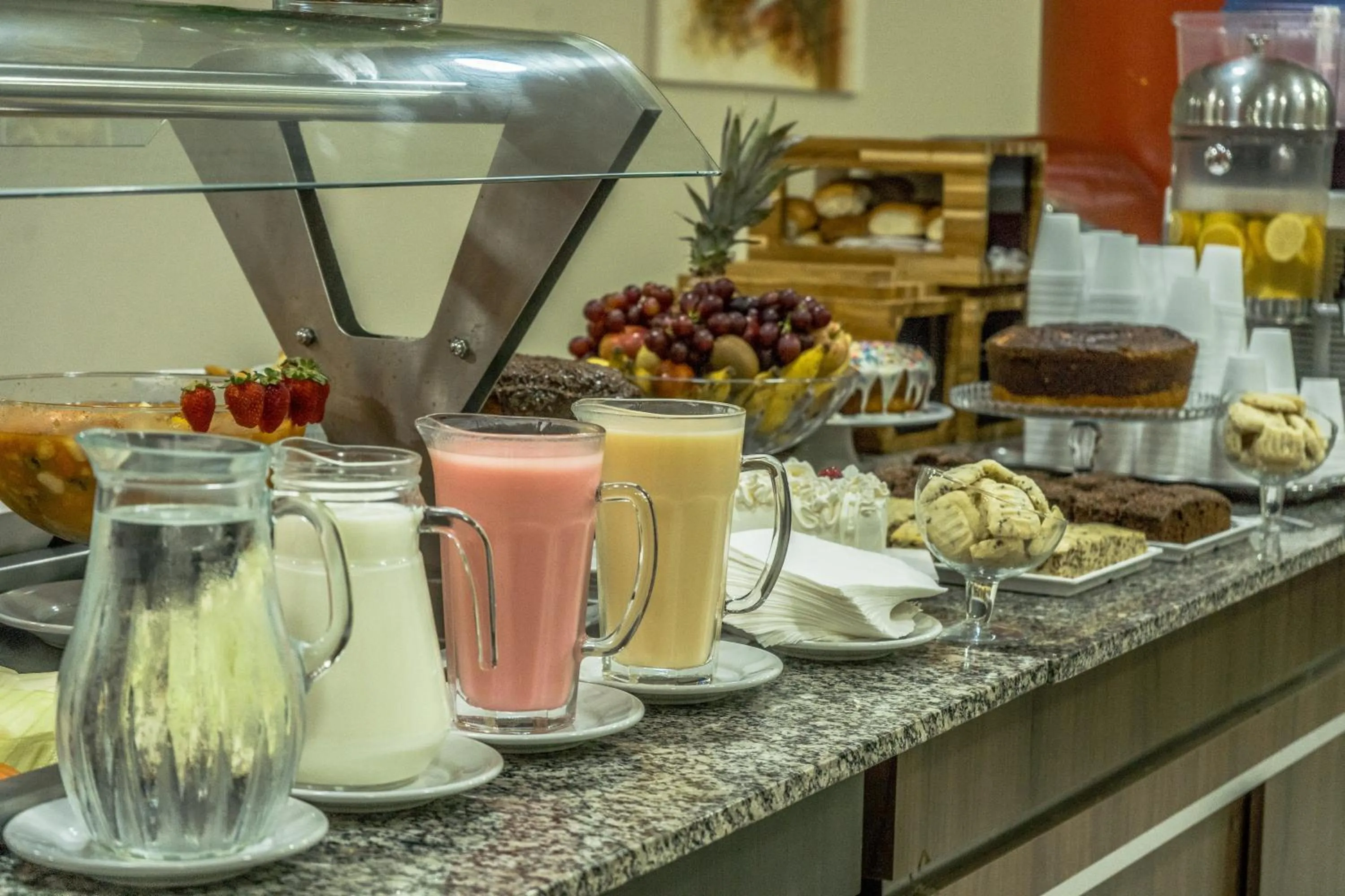 Breakfast in Hotel Nacional Inn Porto Alegre - by Nacional Inn - Próximo à Arena do Grêmio, Parque Harmonia e Réveillon na Orla do Guaíba