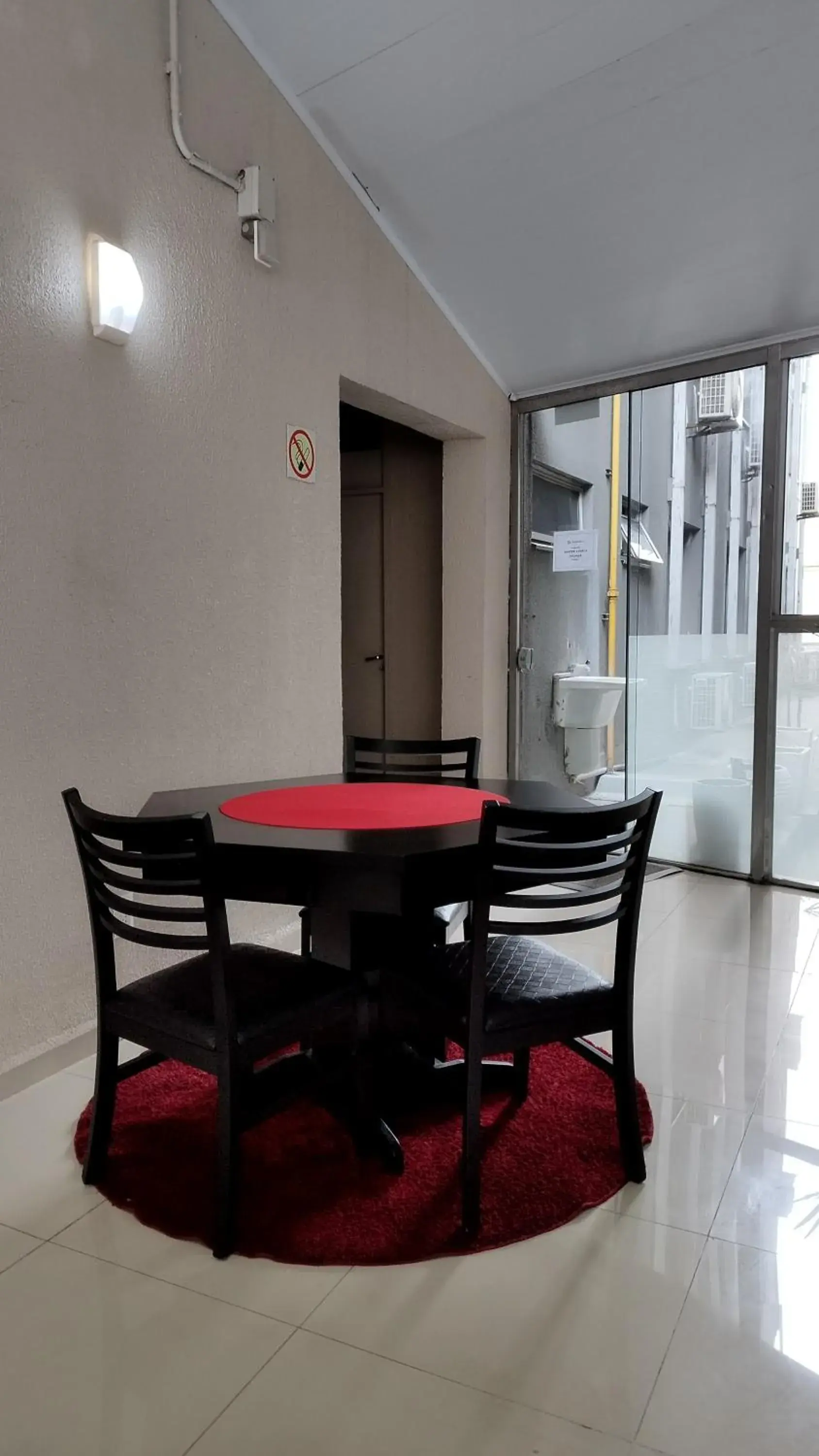 Property building in Hotel Nacional Inn Porto Alegre - by Nacional Inn - Próximo à Arena do Grêmio, Parque Harmonia e Réveillon na Orla do Guaíba Property building in Hotel Nacional Inn Porto Alegre - by Nacional Inn - Próximo à Arena do Grêmio, Parque Harmonia e Réveillon na Orla do Guaíba