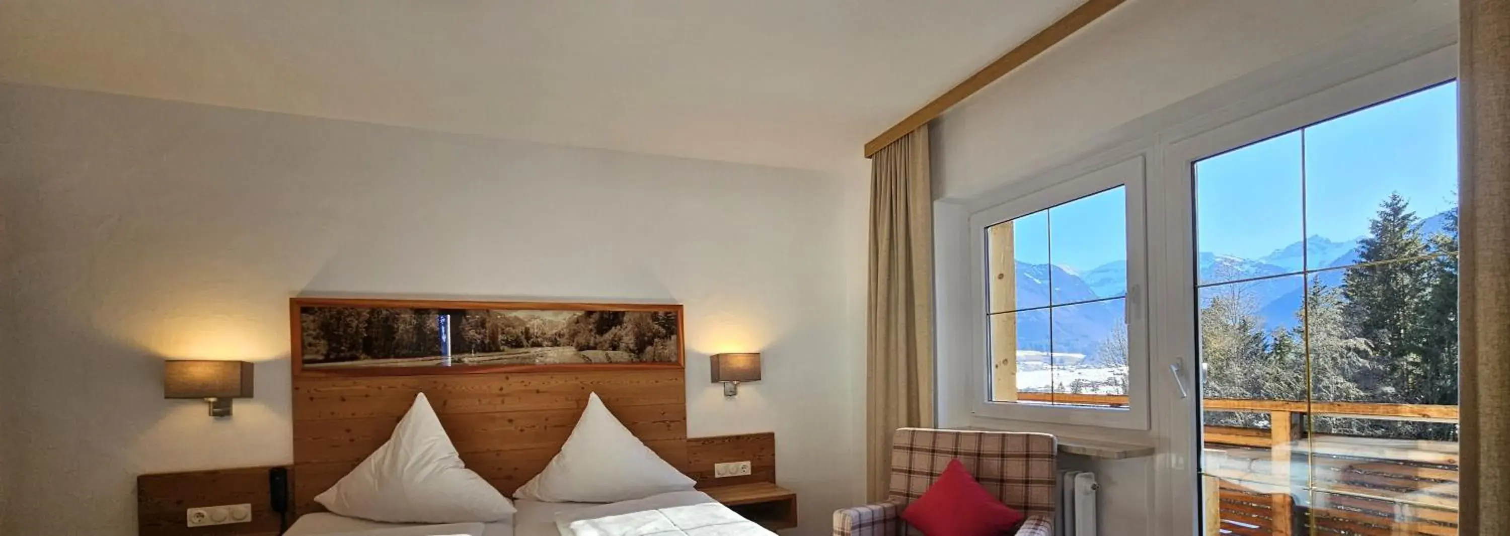 Double Room with Mountain View in Naturhotel Waldesruhe Oberstdorf Double Room with Mountain View in Naturhotel Waldesruhe Oberstdorf