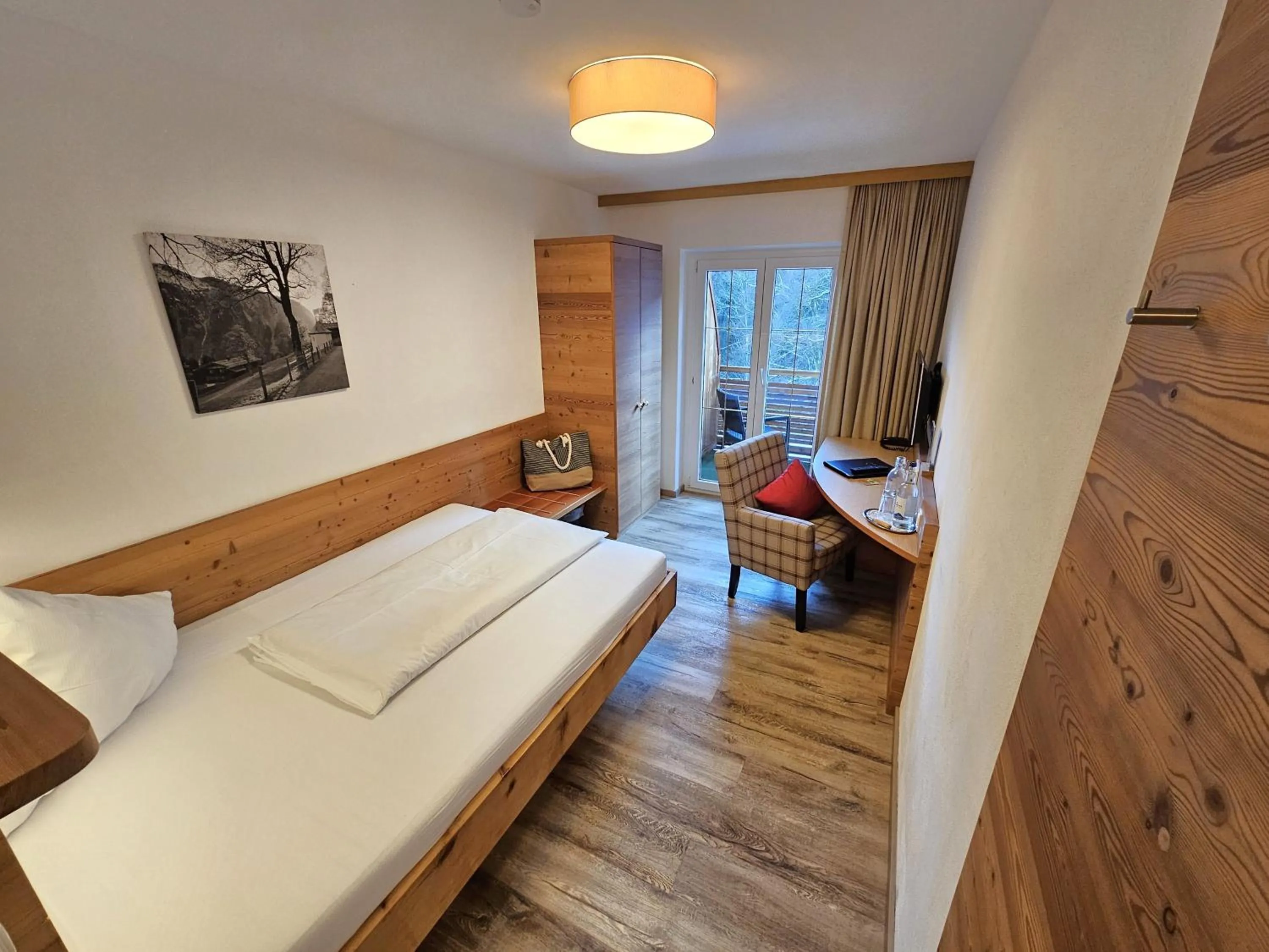 Photo of the whole room, Bed in Naturhotel Café Waldesruhe