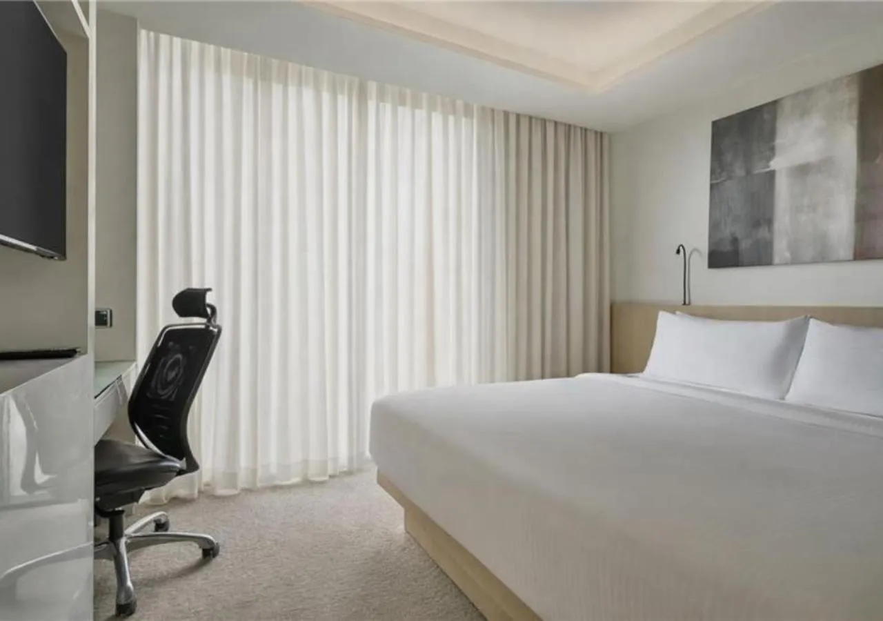 Bed in Grand Copthorne Waterfront Hotel Singapore