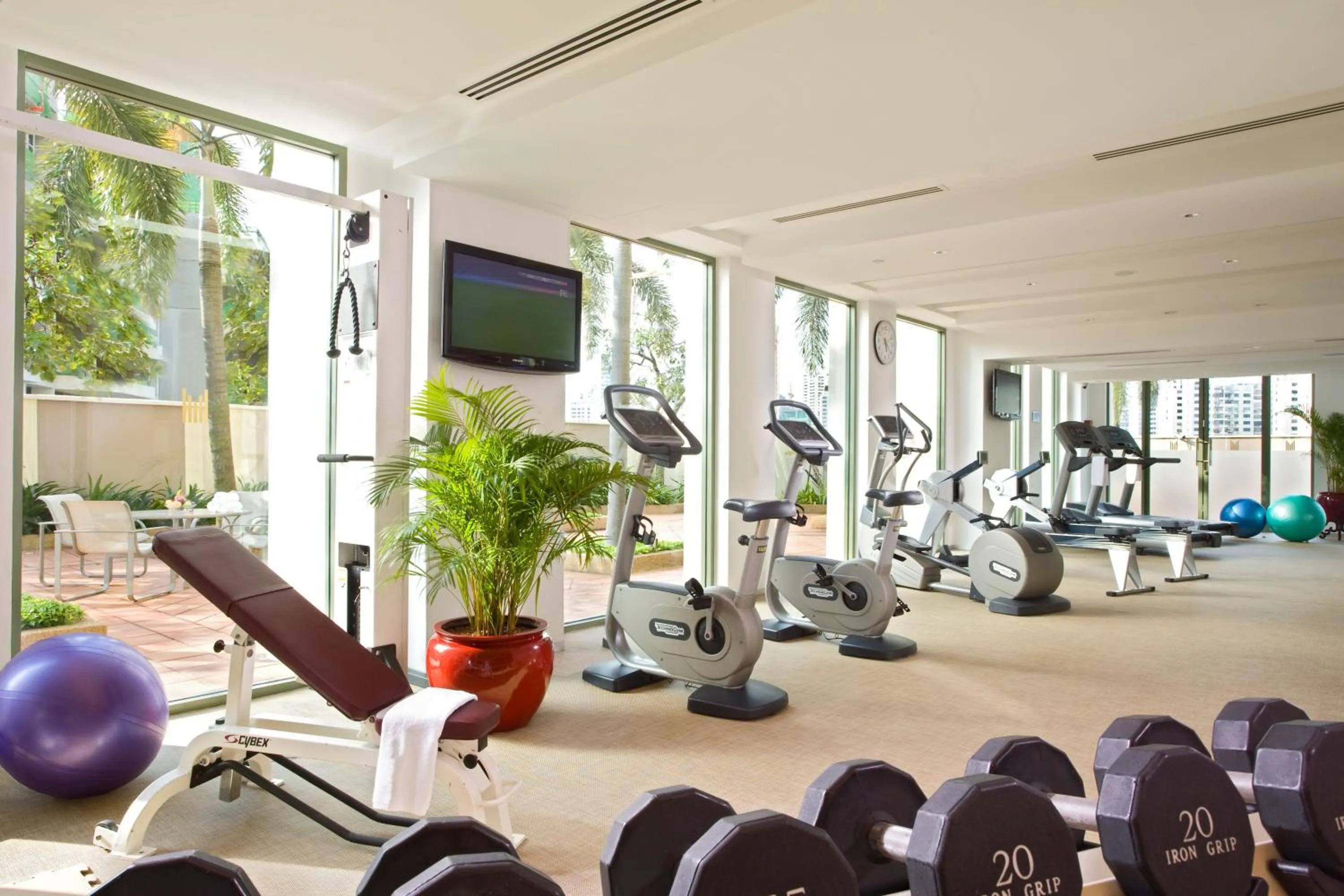 Fitness centre/facilities in Grand Copthorne Waterfront