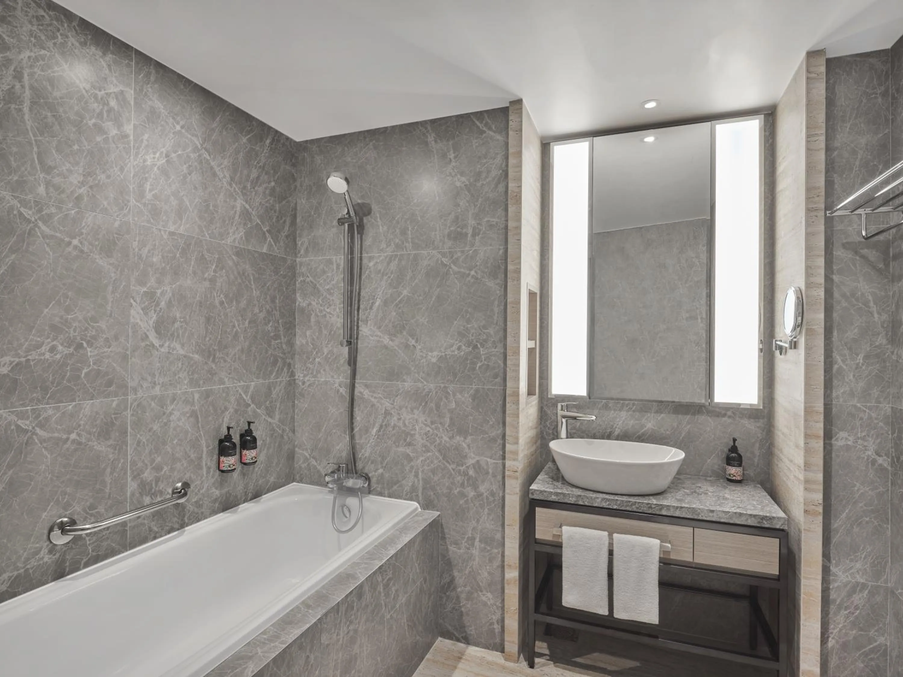Bathroom in Grand Copthorne Waterfront