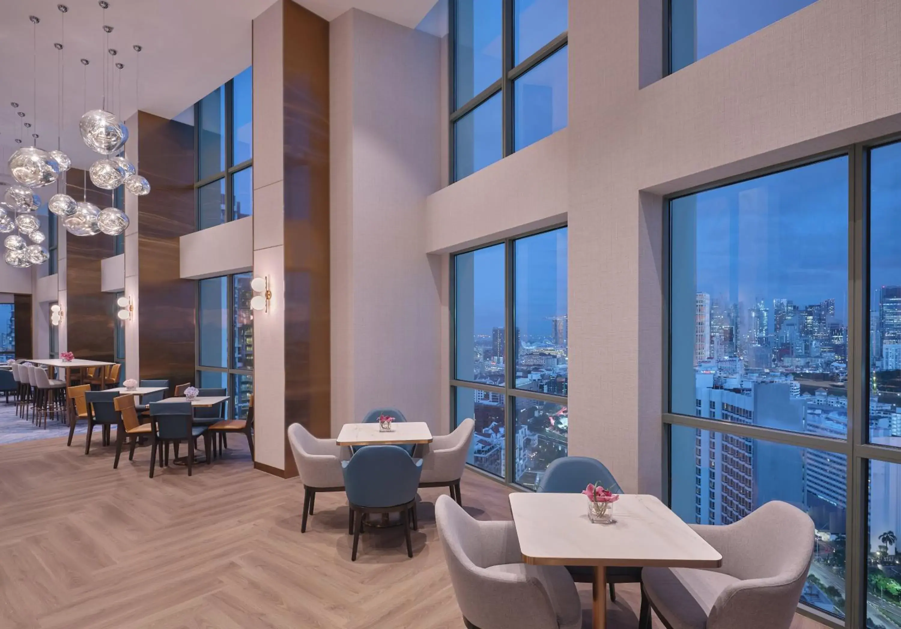 Lounge or bar in Grand Copthorne Waterfront Lounge or bar in Grand Copthorne Waterfront