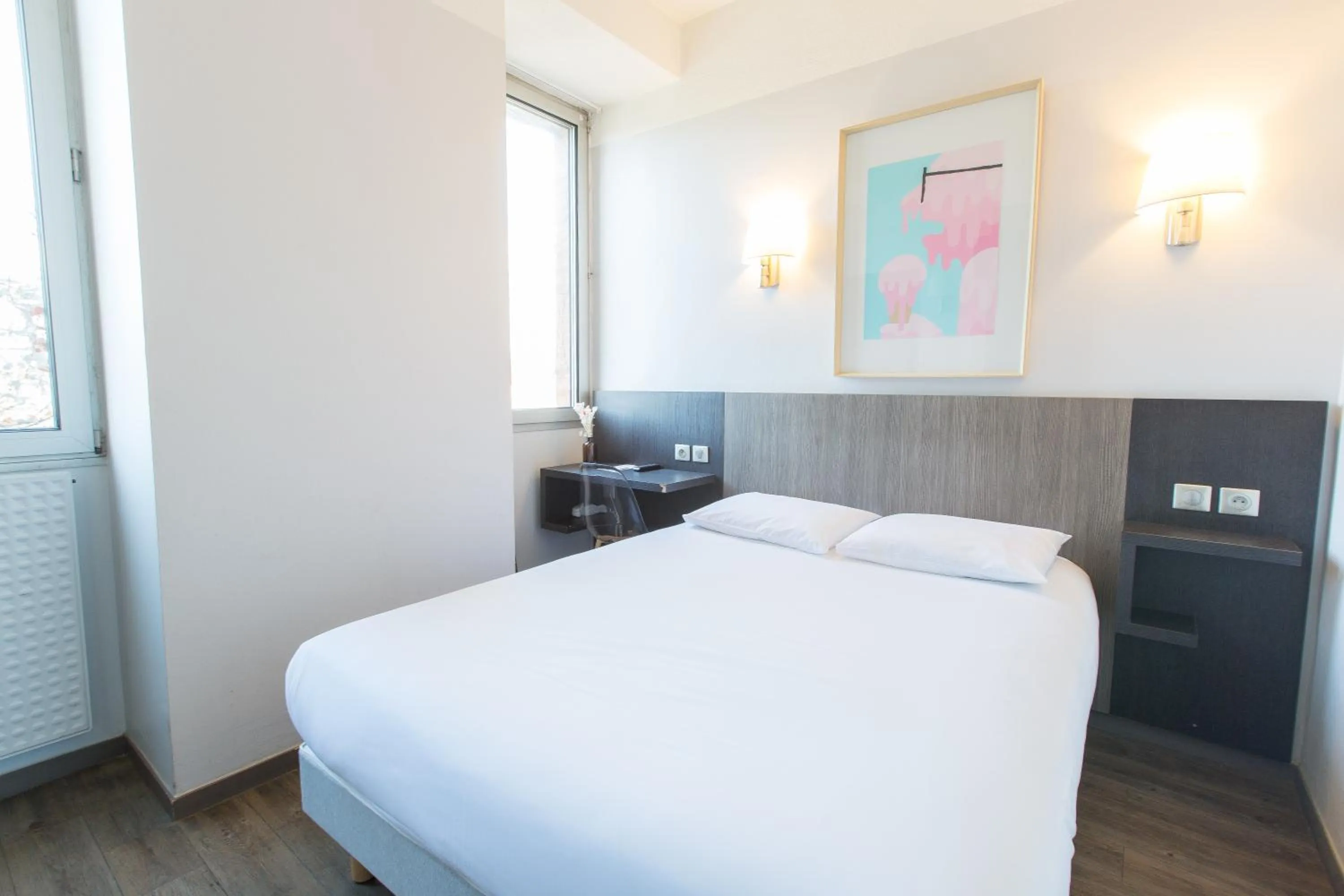 Bedroom, Bed in Hotel Gascogne